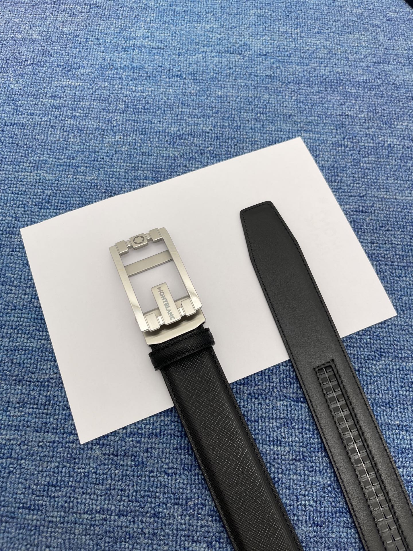  品牌：【万宝龙】 Montblanc家持续其一贯的高雅、绅士、精致的风格，进口小牛皮，手感细腻柔软。纯