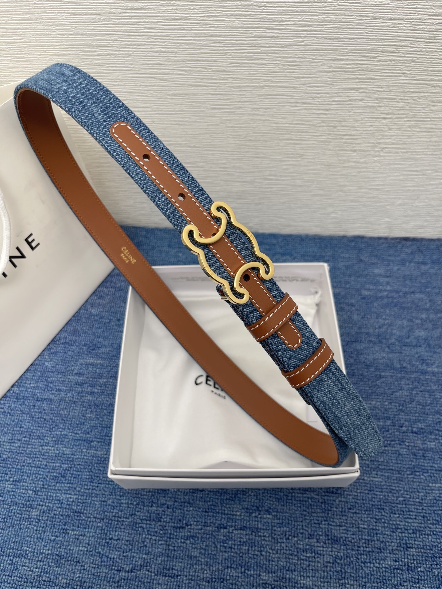 🔴 【品牌】赛琳女带   NO.550 2．5CM 
🔴 【描述】双面原版皮不可调节式皮带，小牛皮配牛津