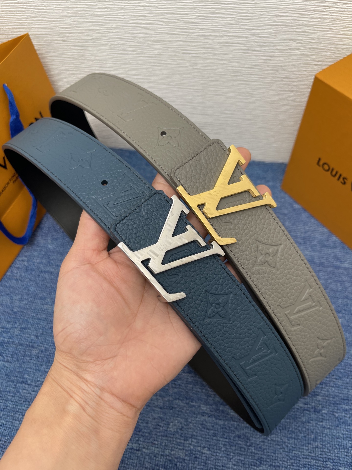 🔴 【品牌】LV  4．0cm 
🔴 【描述】这款饰有LV带扣的腰带配以水牛皮衬里，覆以Monogram