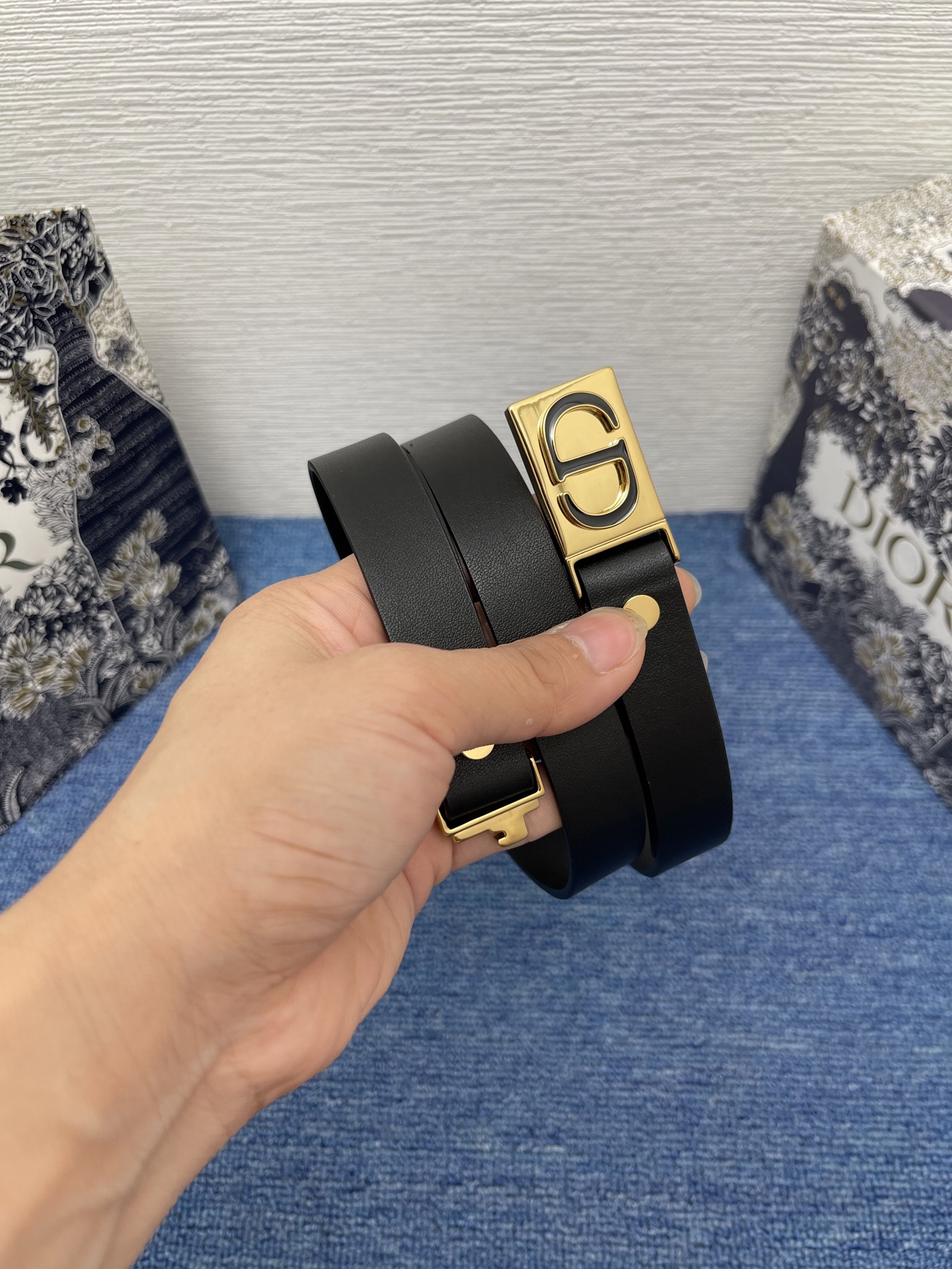 30 Montaigne Treasure 腰带

20 毫米黑色光滑牛皮革
编号 B0699QMOD_