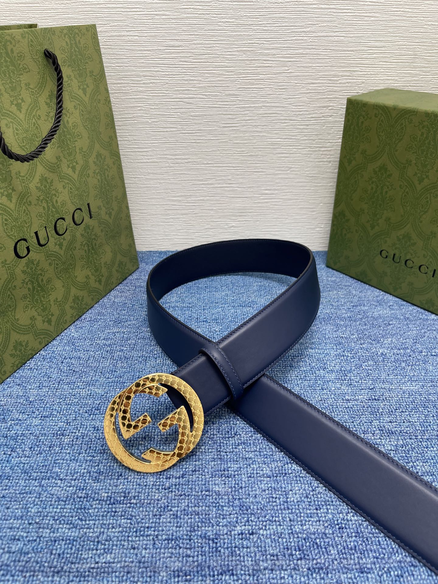 🔴 【品牌】古驰 Gucci  
🔴 【描述】采用高级Gucci Signature真皮精制而成，触感厚
