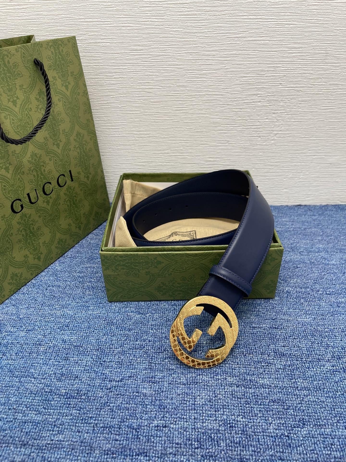 🔴 【品牌】古驰 Gucci  
🔴 【描述】采用高级Gucci Signature真皮精制而成，触感厚