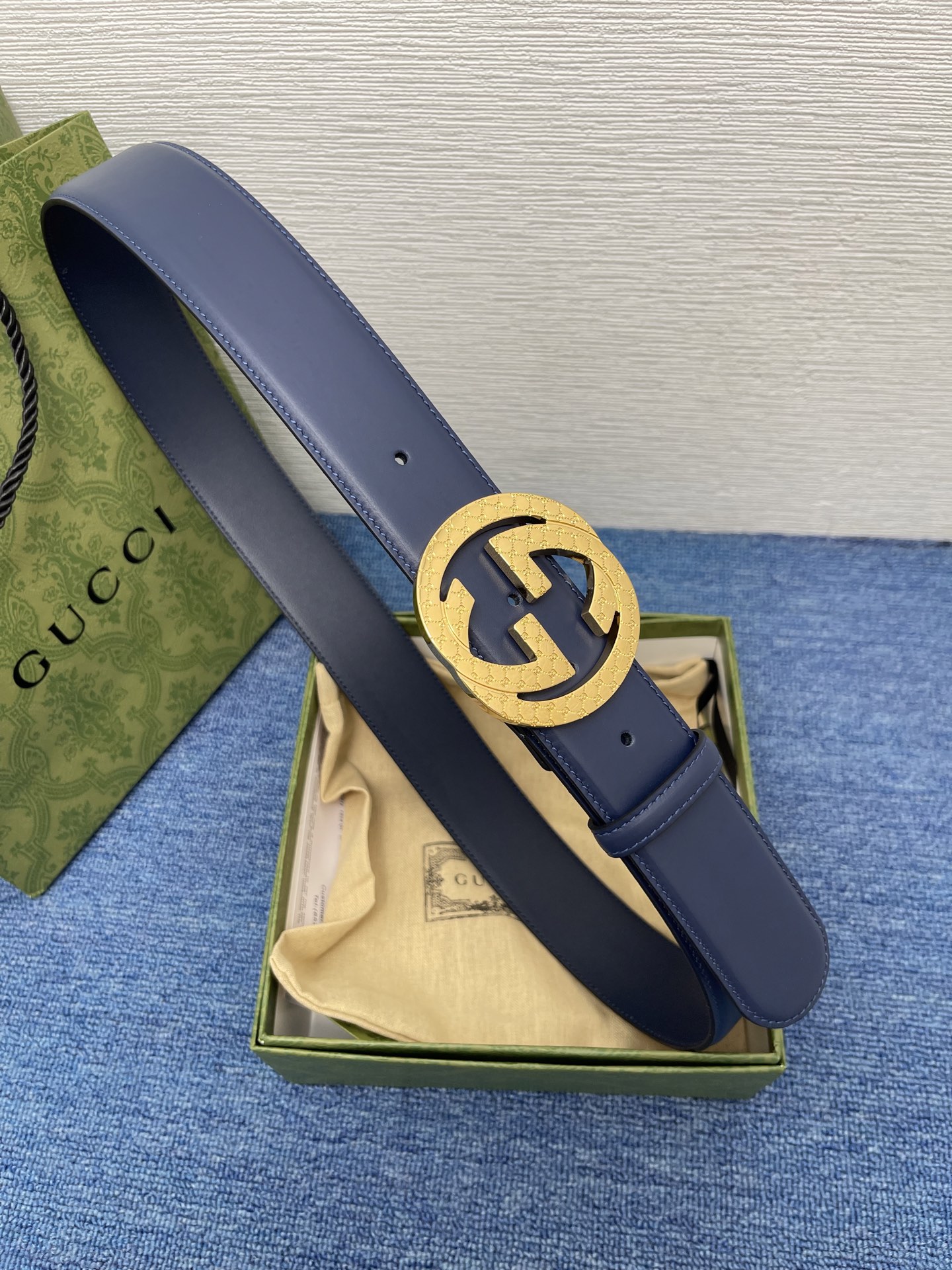 🔴 【品牌】古驰 Gucci  
🔴 【描述】采用高级Gucci Signature真皮精制而成，触感厚