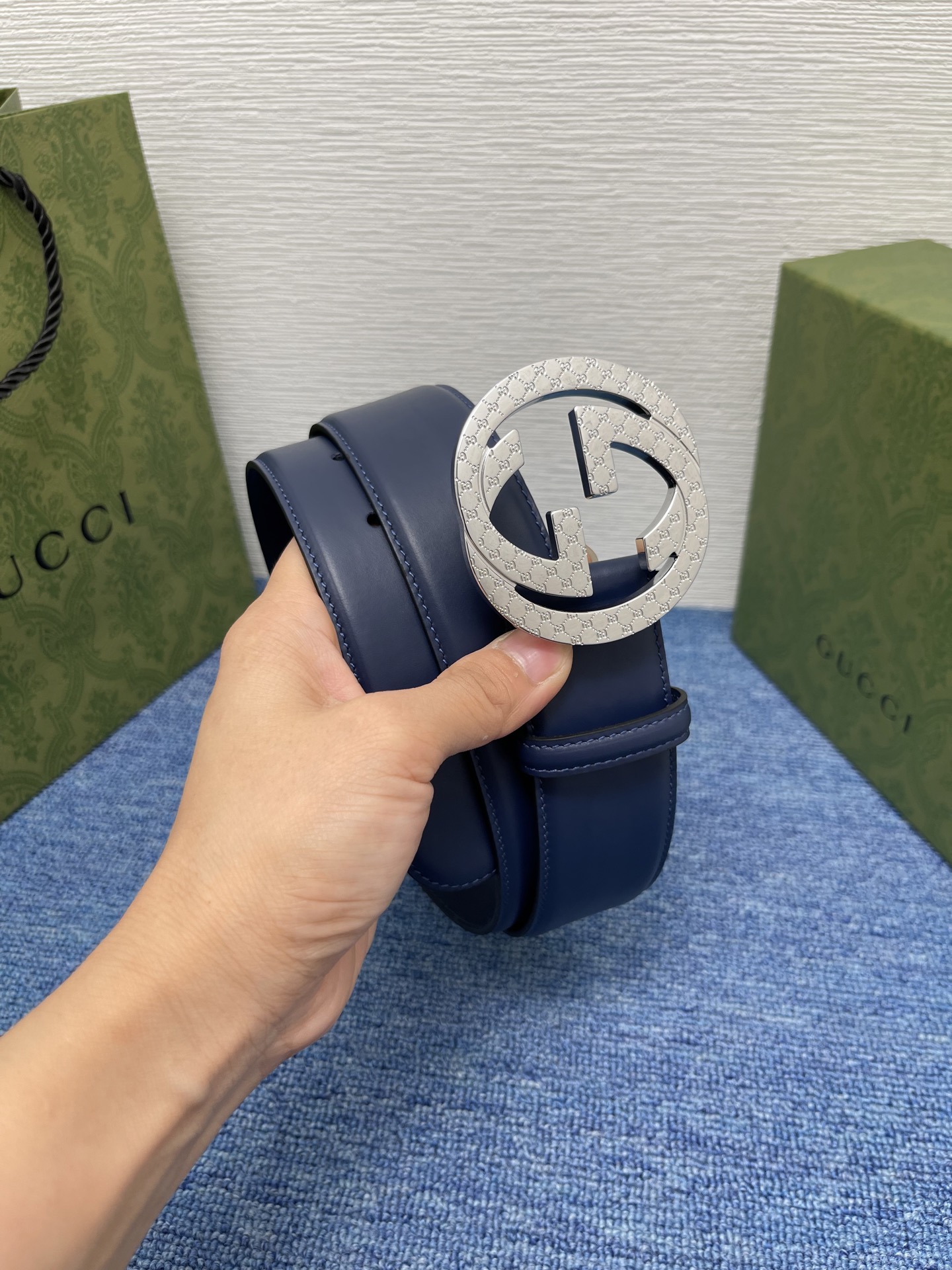 🔴 【品牌】古驰 Gucci  
🔴 【描述】采用高级Gucci Signature真皮精制而成，触感厚