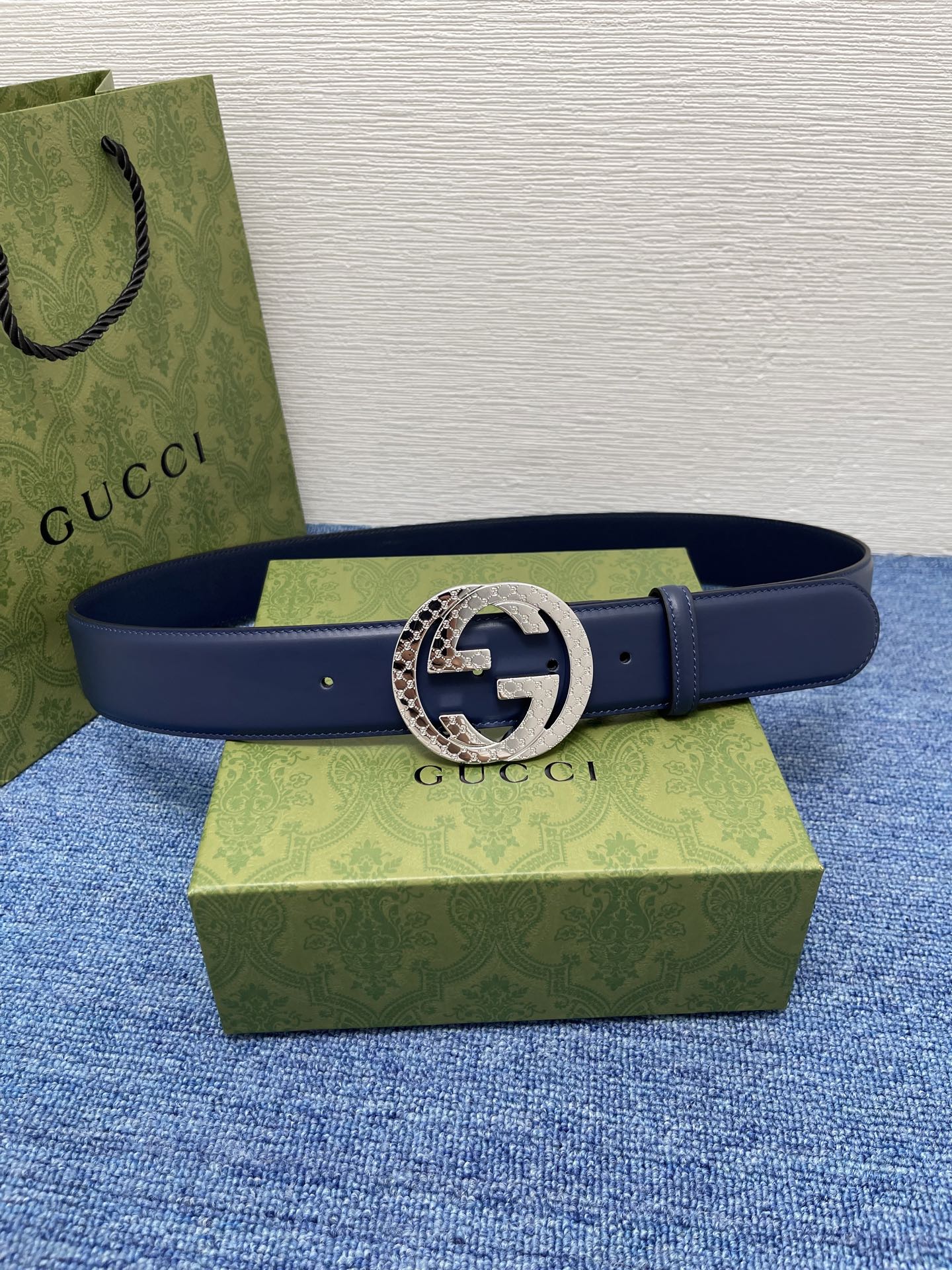 🔴 【品牌】古驰 Gucci  
🔴 【描述】采用高级Gucci Signature真皮精制而成，触感厚