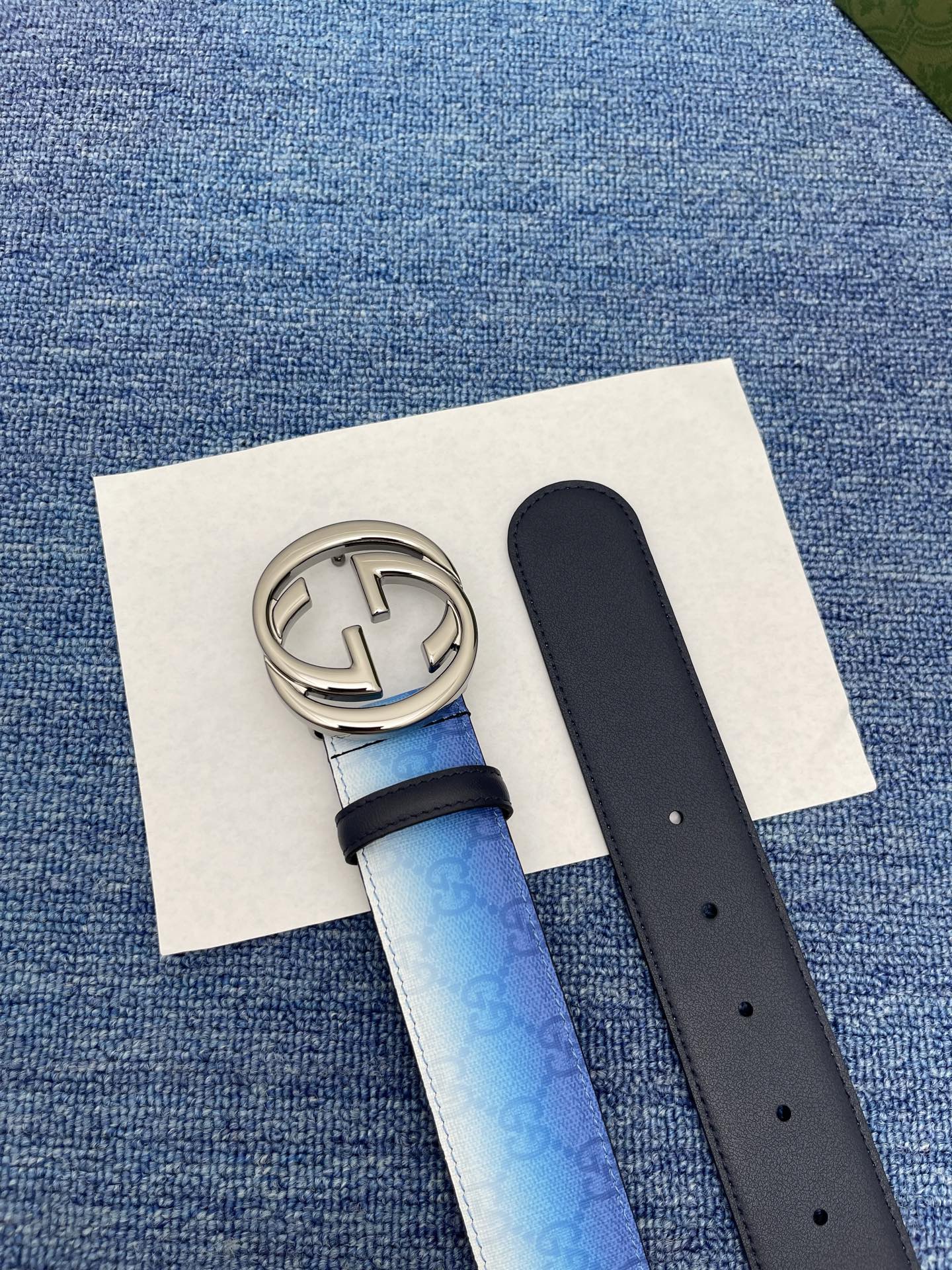🔴 【品牌】古驰 Gucci  
🔴 【描述】采用高级Gucci Signature真皮精制而成，触感厚