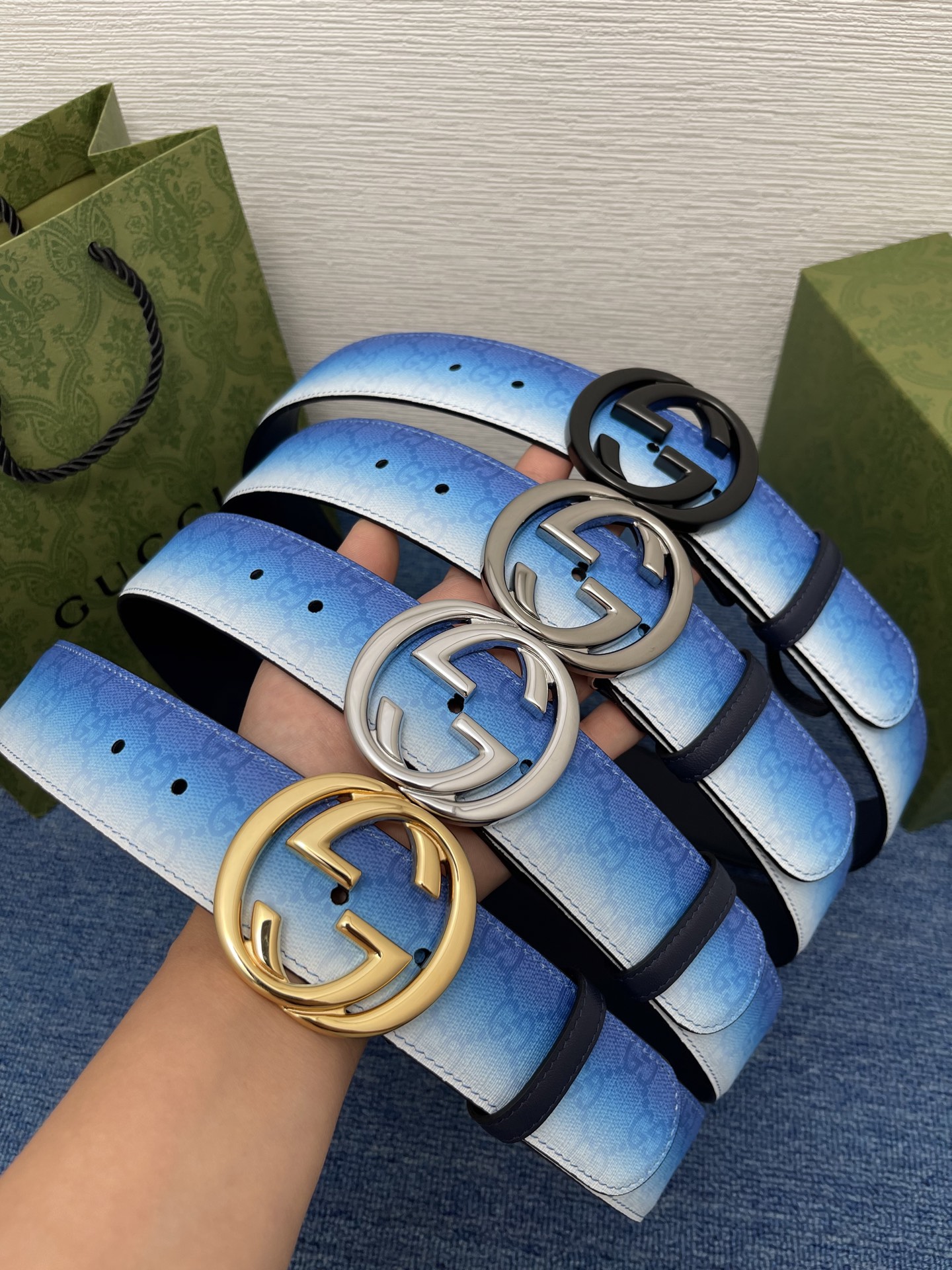 🔴 【品牌】古驰 Gucci  
🔴 【描述】采用高级Gucci Signature真皮精制而成，触感厚