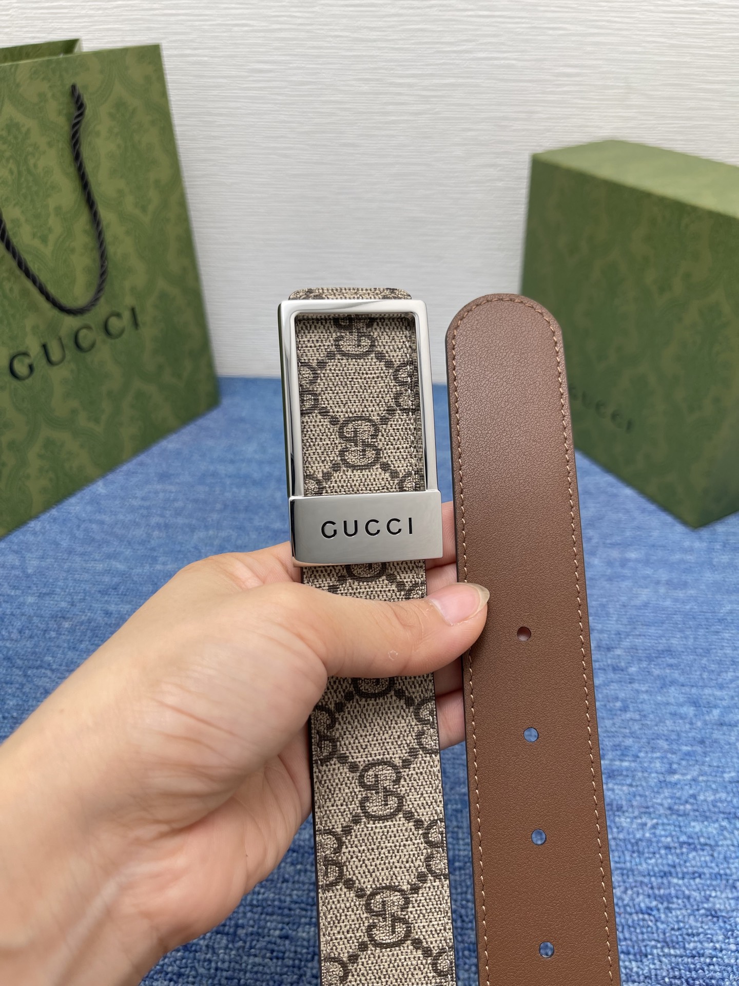 🔴 【品牌】古驰 Gucci  
🔴 【描述】采用高级Gucci Signature真皮精制而成，触感厚