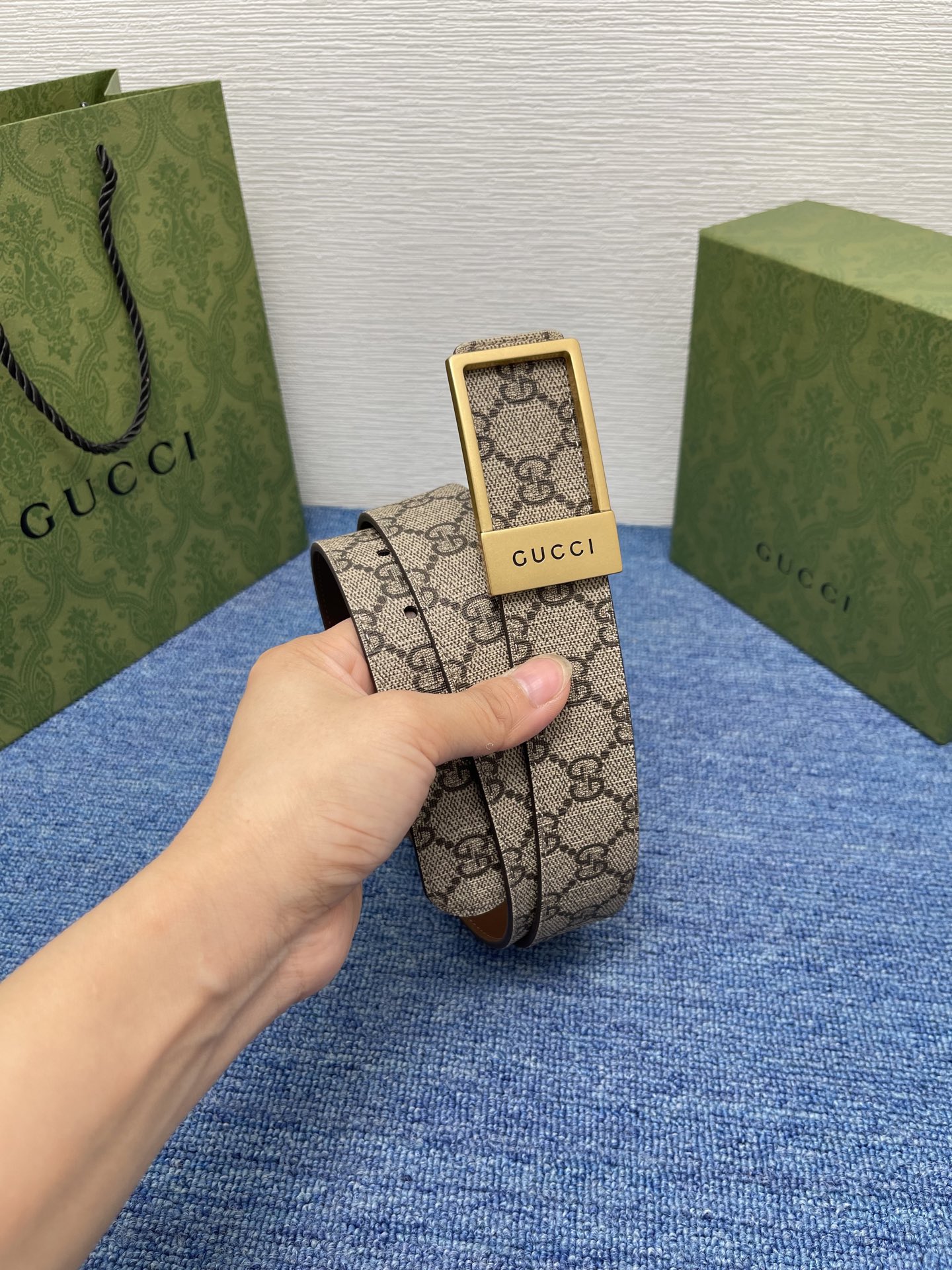 🔴 【品牌】古驰 Gucci  
🔴 【描述】采用高级Gucci Signature真皮精制而成，触感厚