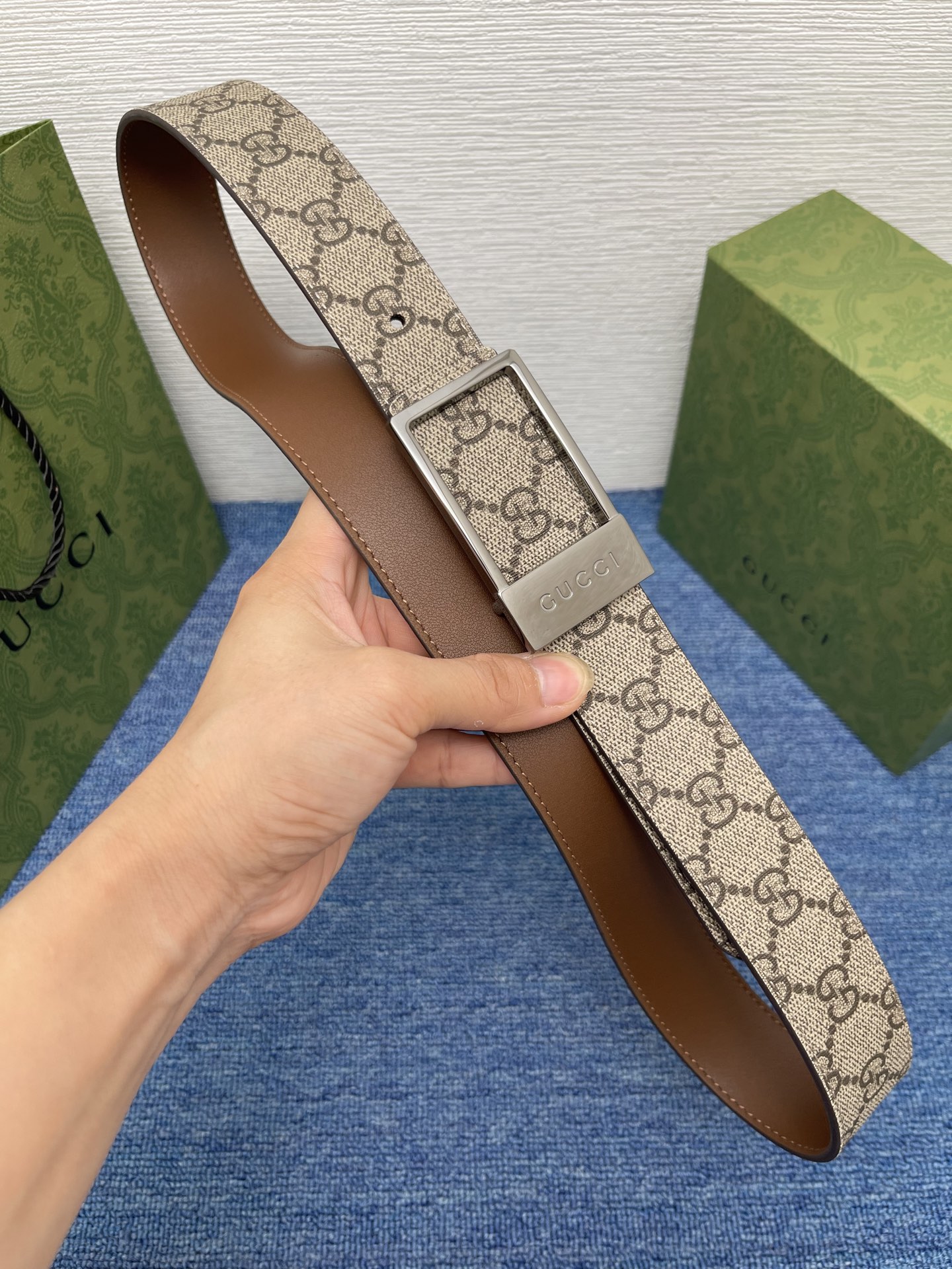 🔴 【品牌】古驰 Gucci  
🔴 【描述】采用高级Gucci Signature真皮精制而成，触感厚