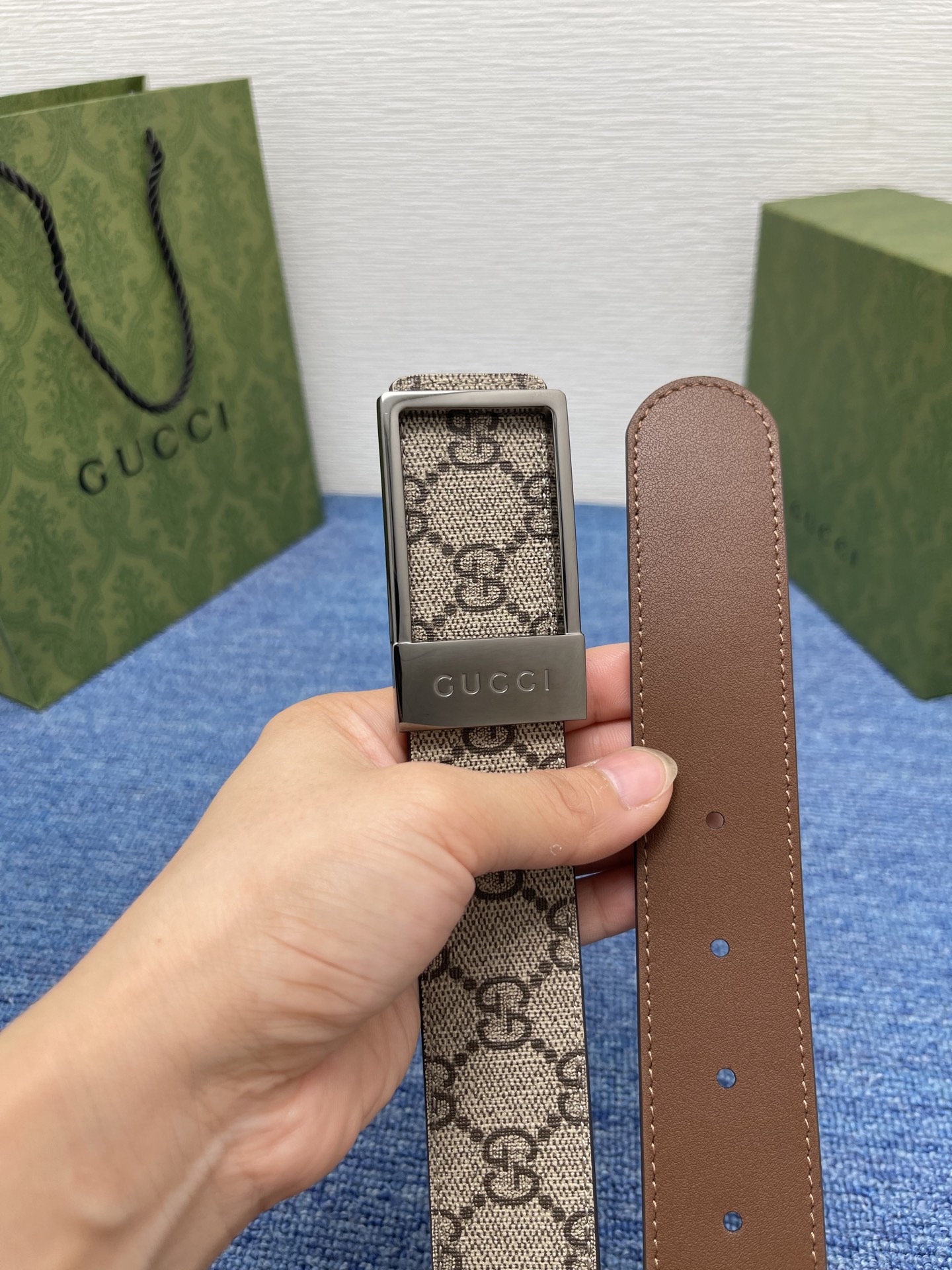 🔴 【品牌】古驰 Gucci  
🔴 【描述】采用高级Gucci Signature真皮精制而成，触感厚