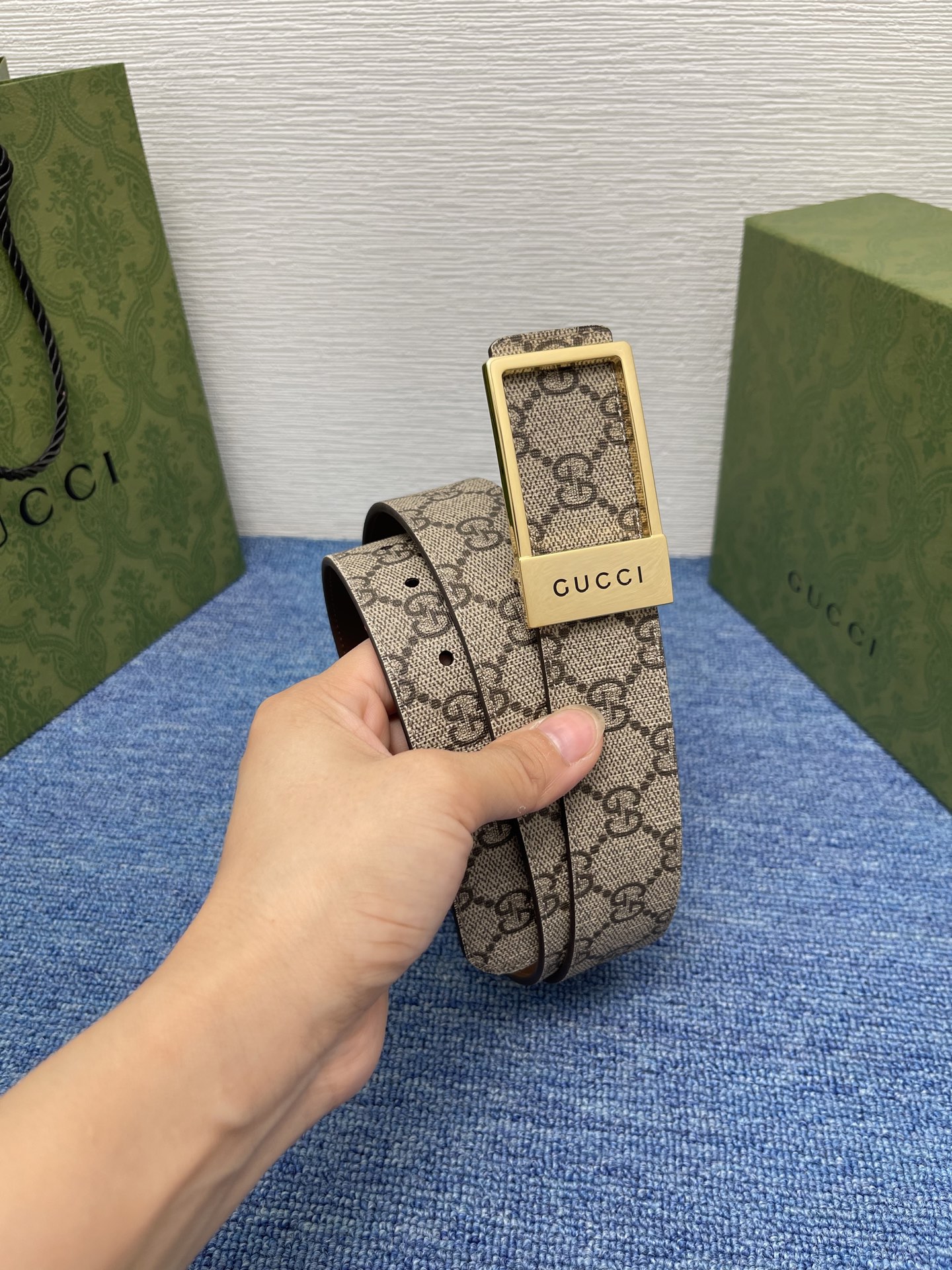 🔴 【品牌】古驰 Gucci  
🔴 【描述】采用高级Gucci Signature真皮精制而成，触感厚