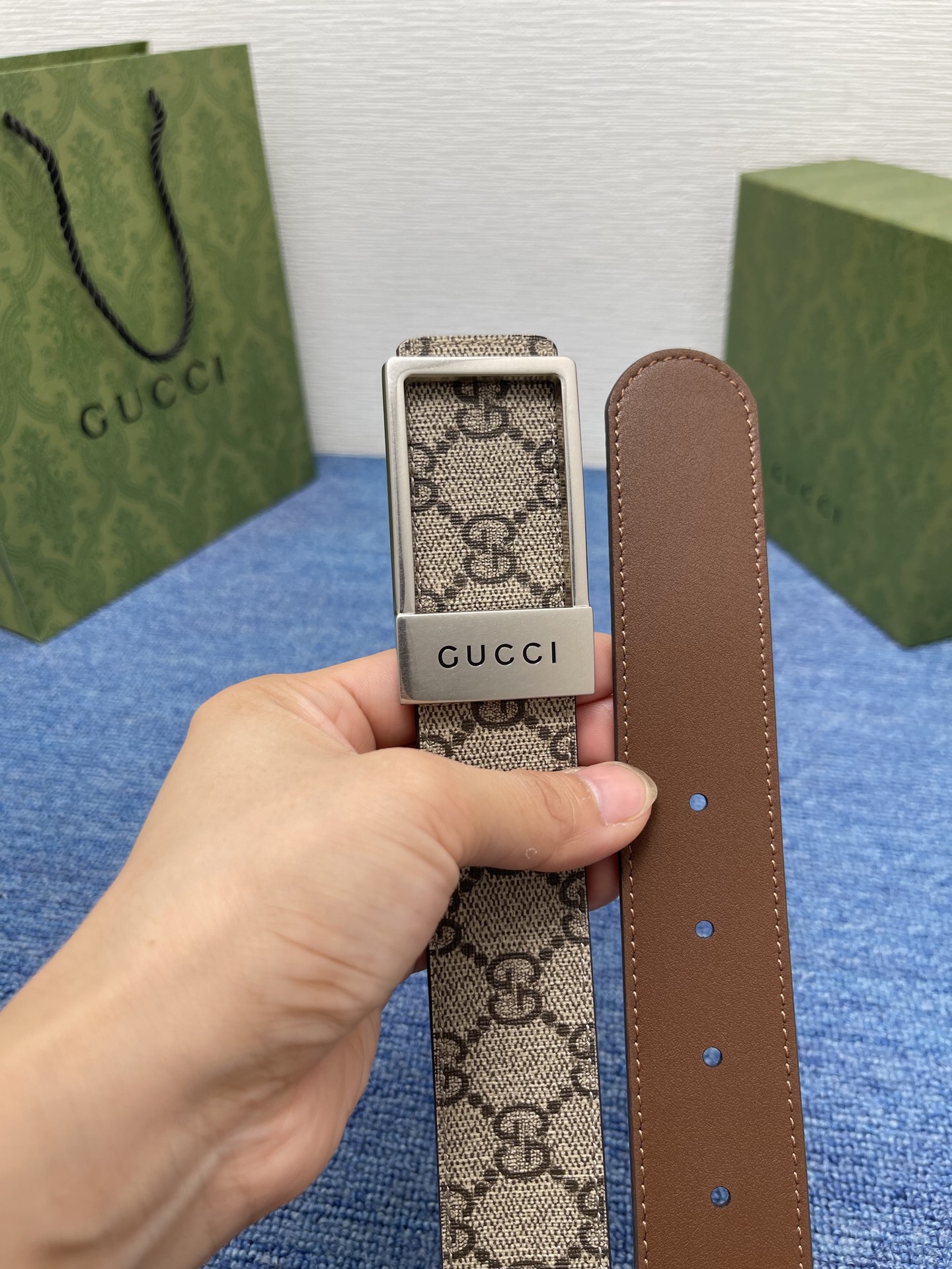 🔴 【品牌】古驰 Gucci  
🔴 【描述】采用高级Gucci Signature真皮精制而成，触感厚