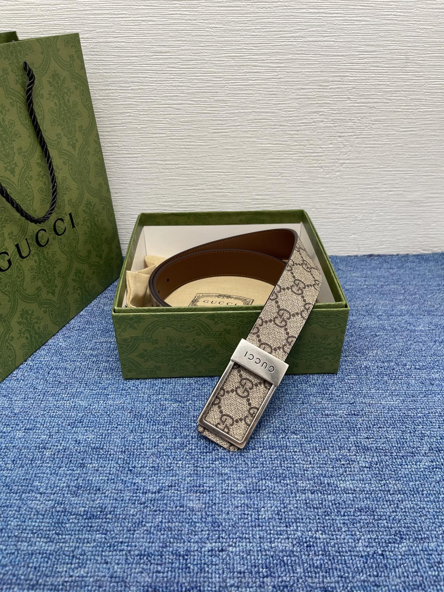 🔴 【品牌】古驰 Gucci  
🔴 【描述】采用高级Gucci Signature真皮精制而成，触感厚