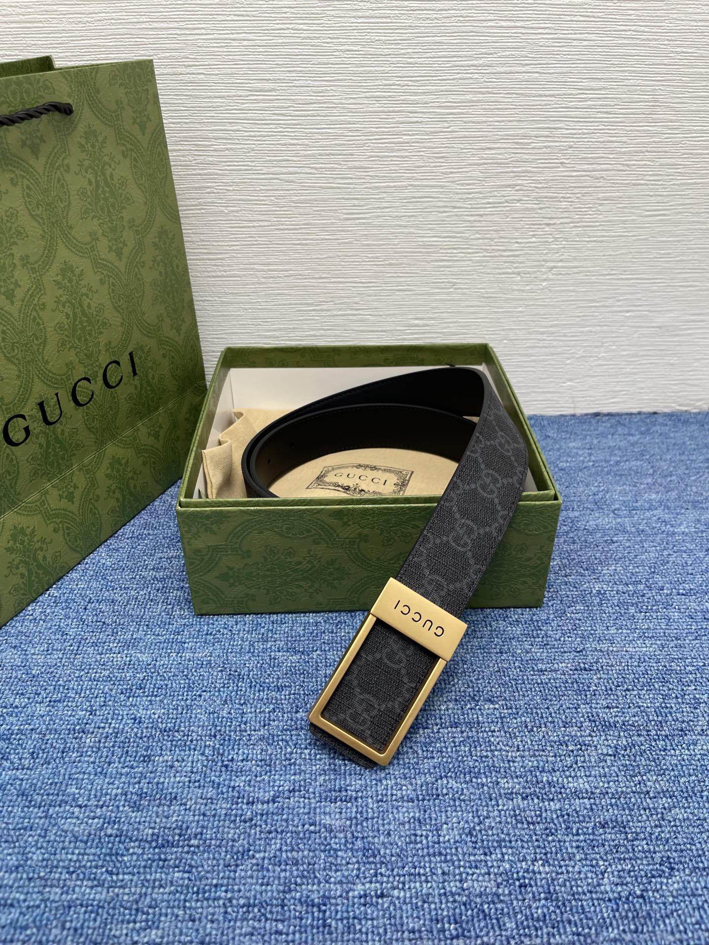 🔴 【品牌】古驰 Gucci  
🔴 【描述】采用高级Gucci Signature真皮精制而成，触感厚