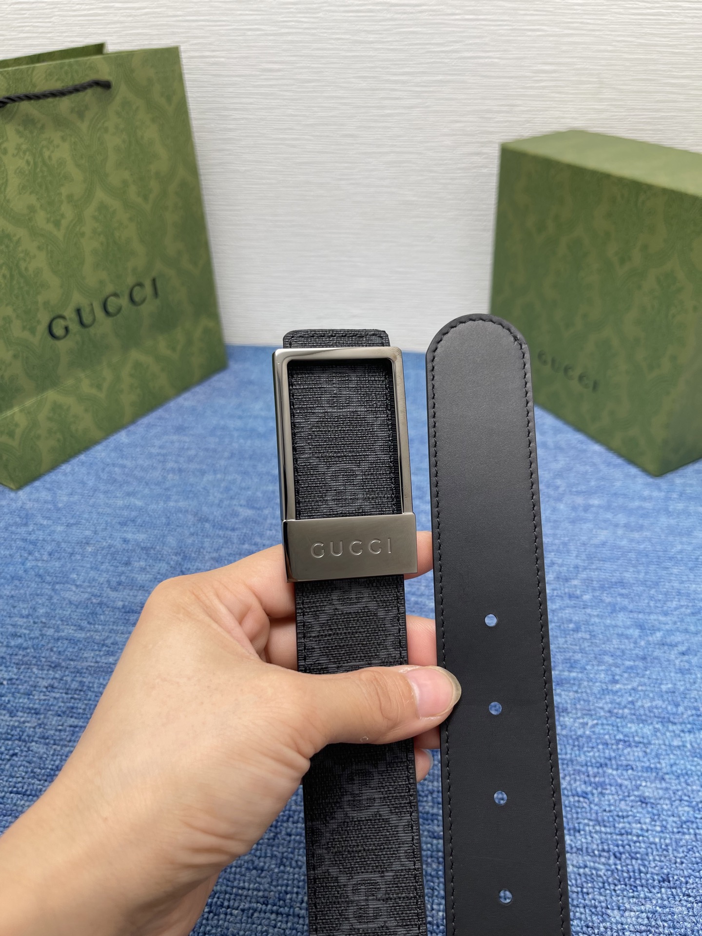 🔴 【品牌】古驰 Gucci  
🔴 【描述】采用高级Gucci Signature真皮精制而成，触感厚