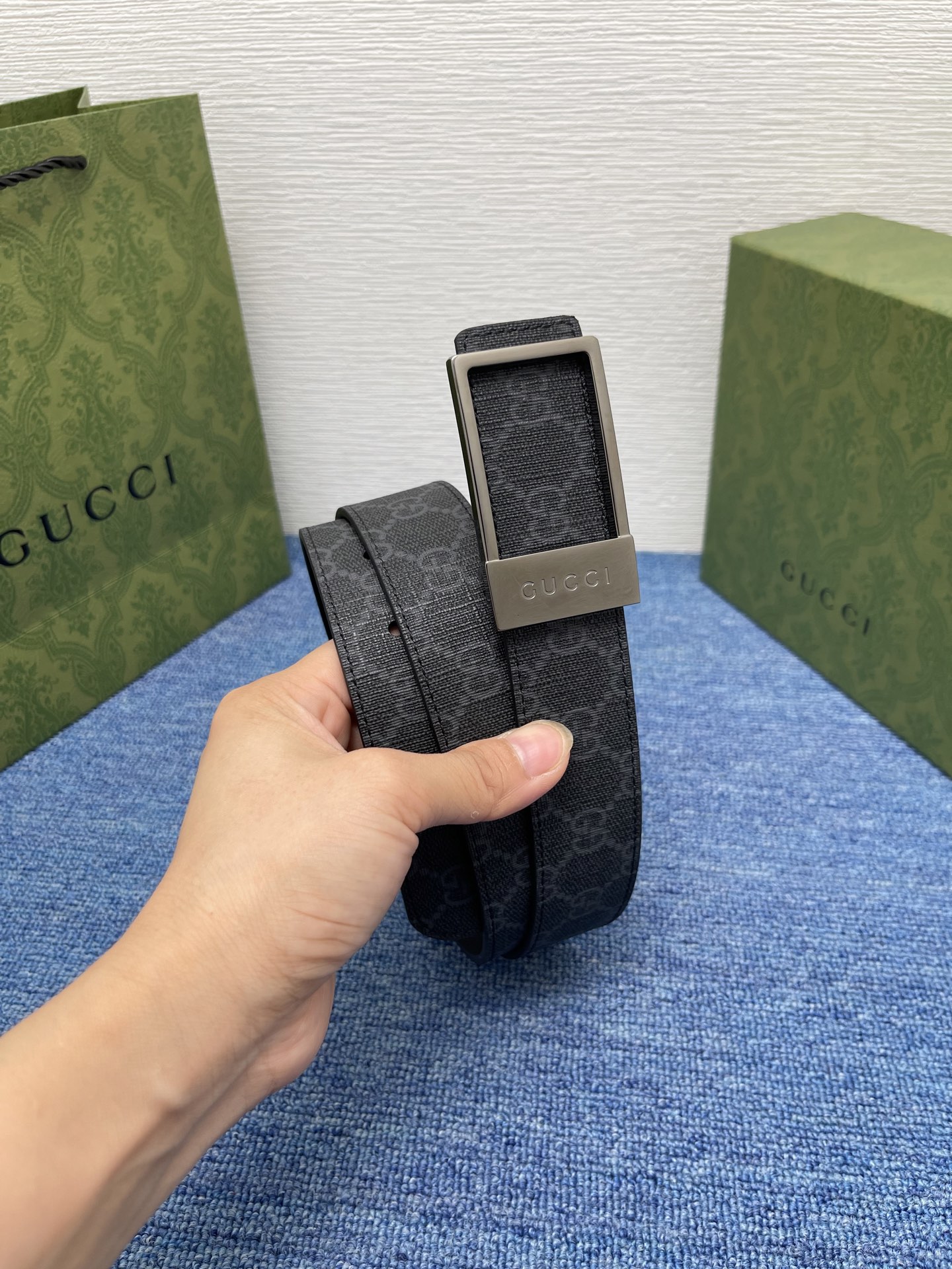 🔴 【品牌】古驰 Gucci  
🔴 【描述】采用高级Gucci Signature真皮精制而成，触感厚