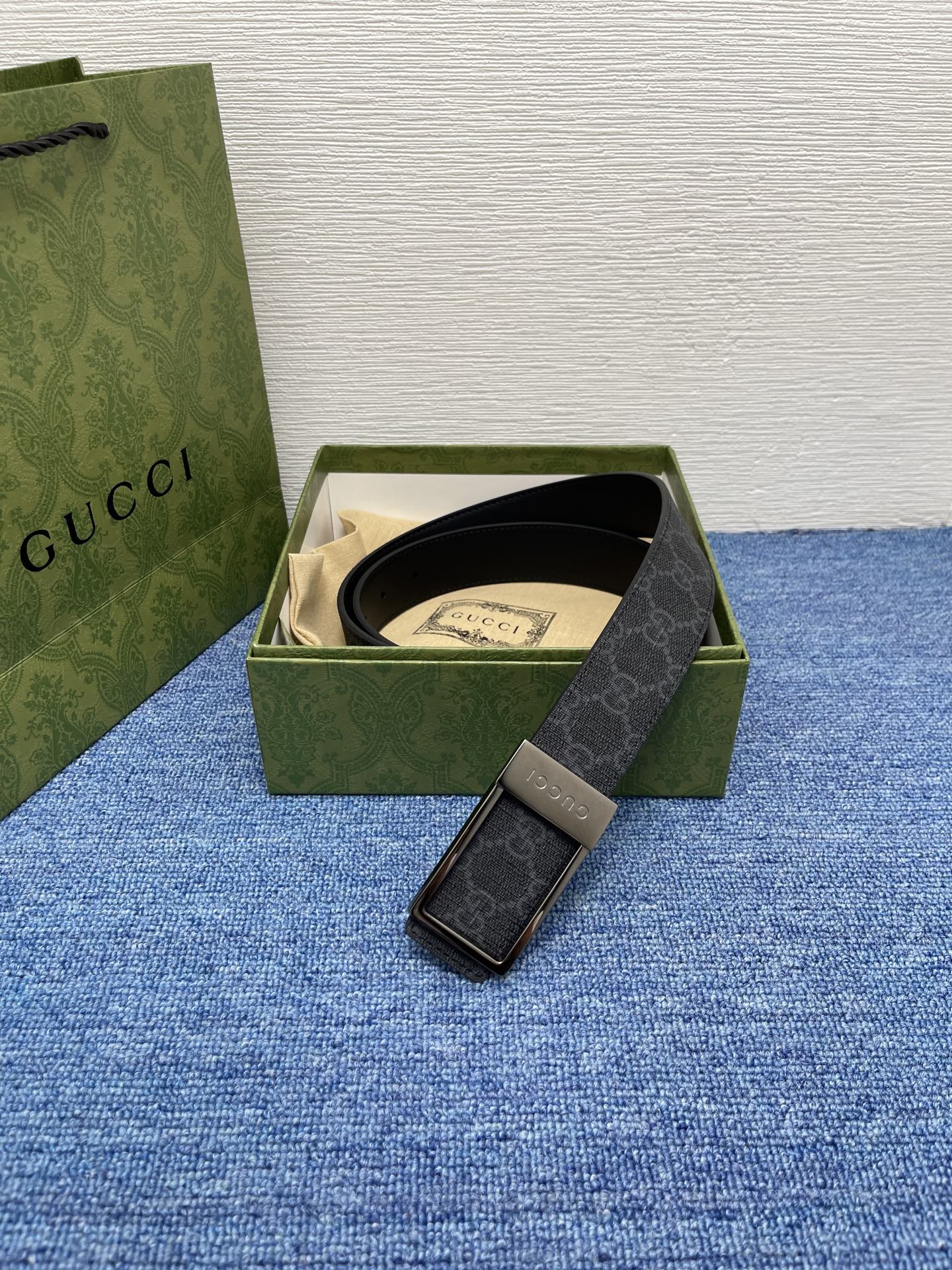 🔴 【品牌】古驰 Gucci  
🔴 【描述】采用高级Gucci Signature真皮精制而成，触感厚