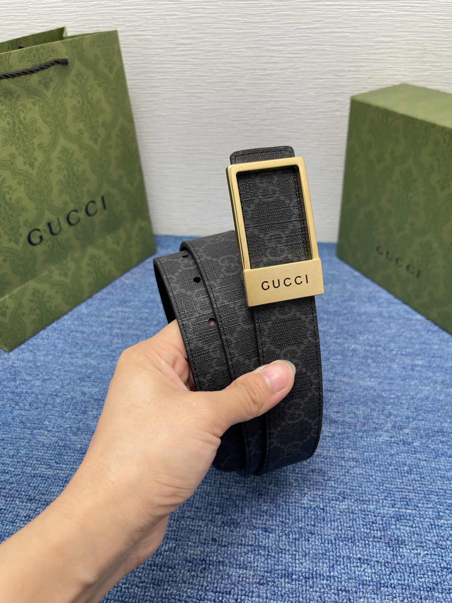 🔴 【品牌】古驰 Gucci  
🔴 【描述】采用高级Gucci Signature真皮精制而成，触感厚