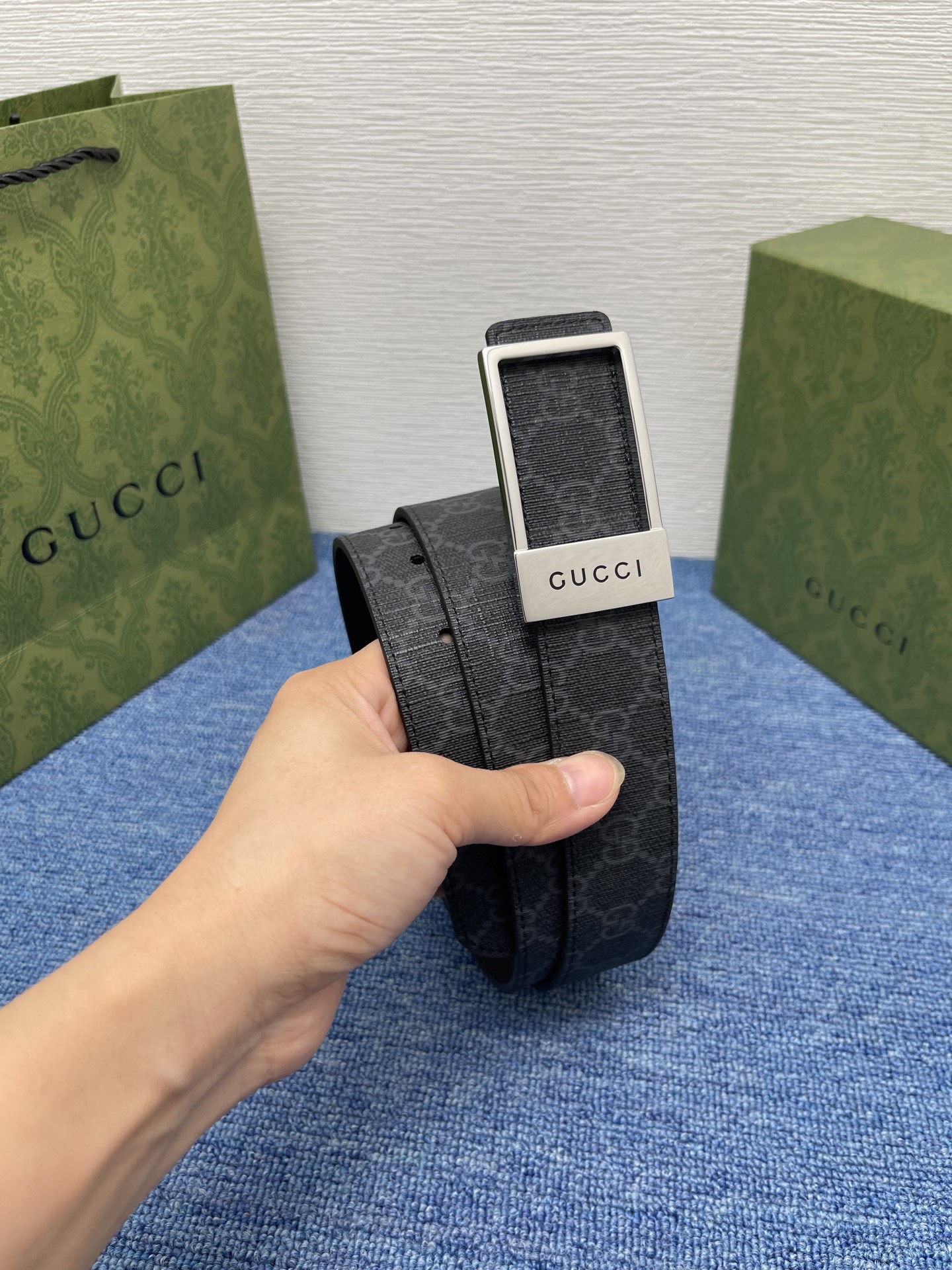 🔴 【品牌】古驰 Gucci  
🔴 【描述】采用高级Gucci Signature真皮精制而成，触感厚