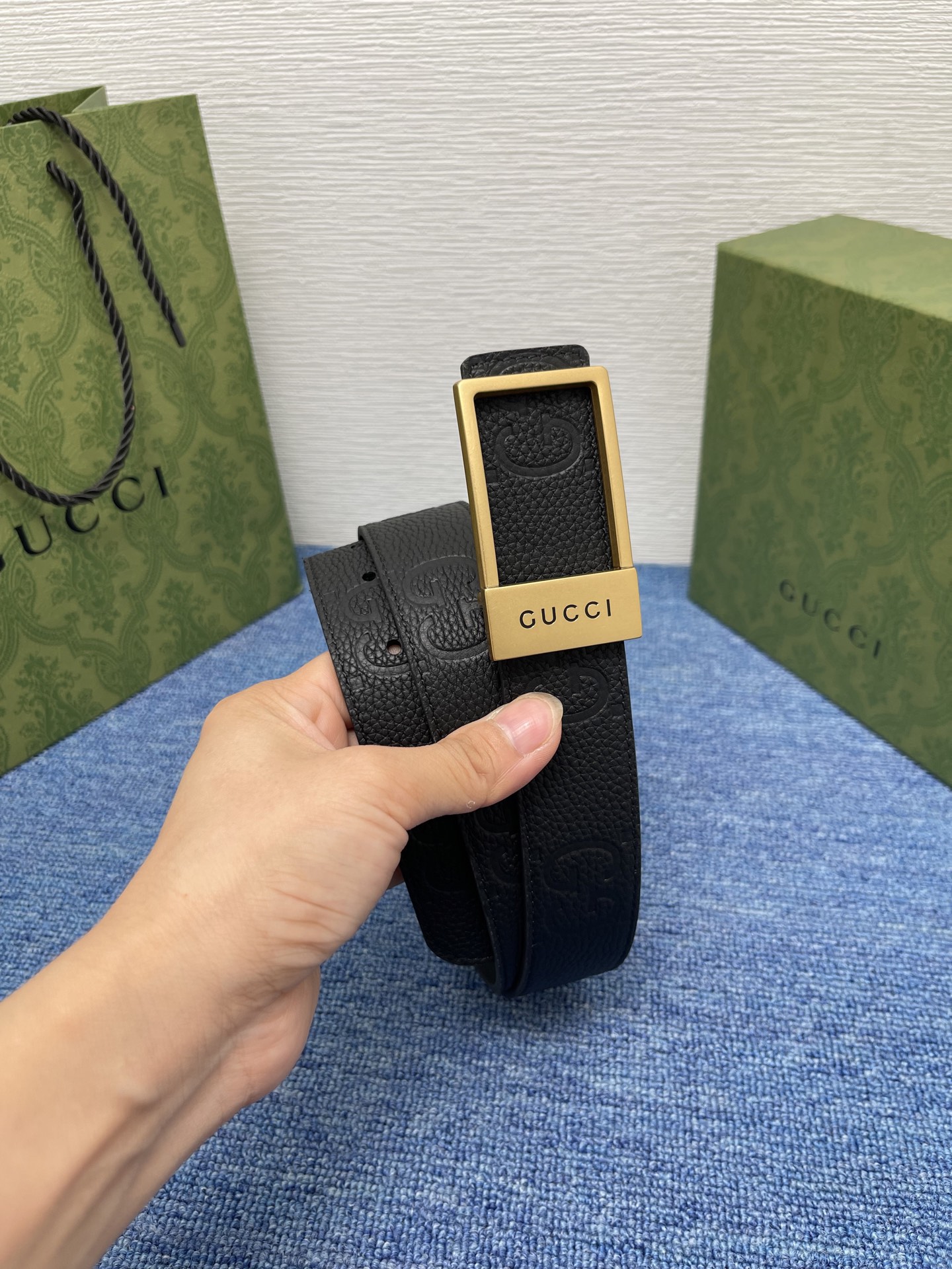 🔴 【品牌】古驰 Gucci  
🔴 【描述】采用高级Gucci Signature真皮精制而成，触感厚