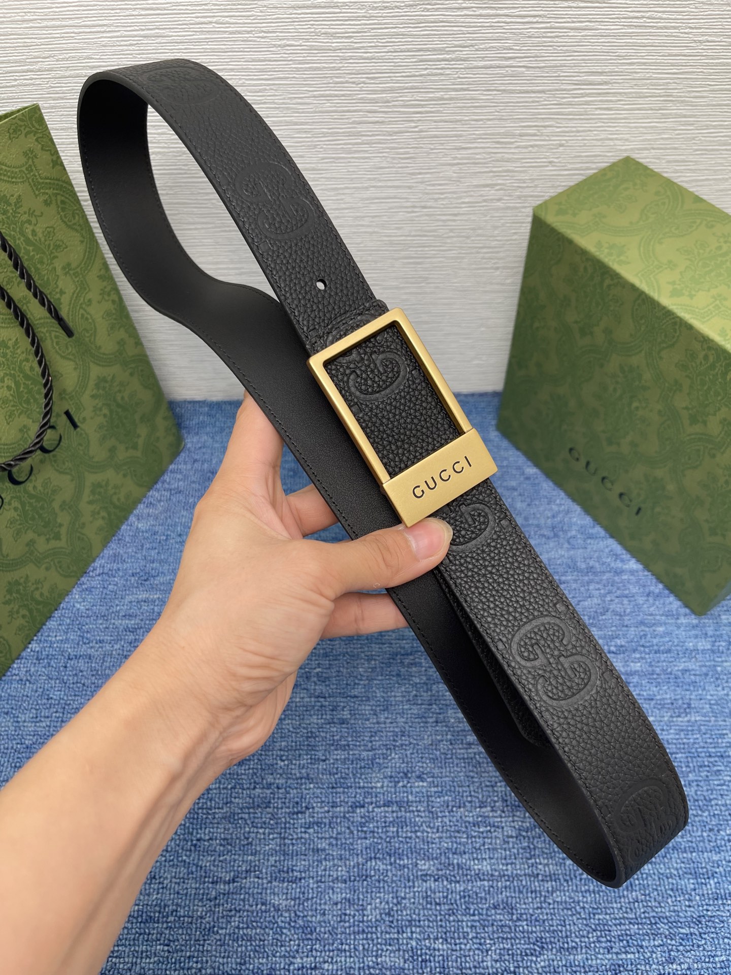 🔴 【品牌】古驰 Gucci  
🔴 【描述】采用高级Gucci Signature真皮精制而成，触感厚