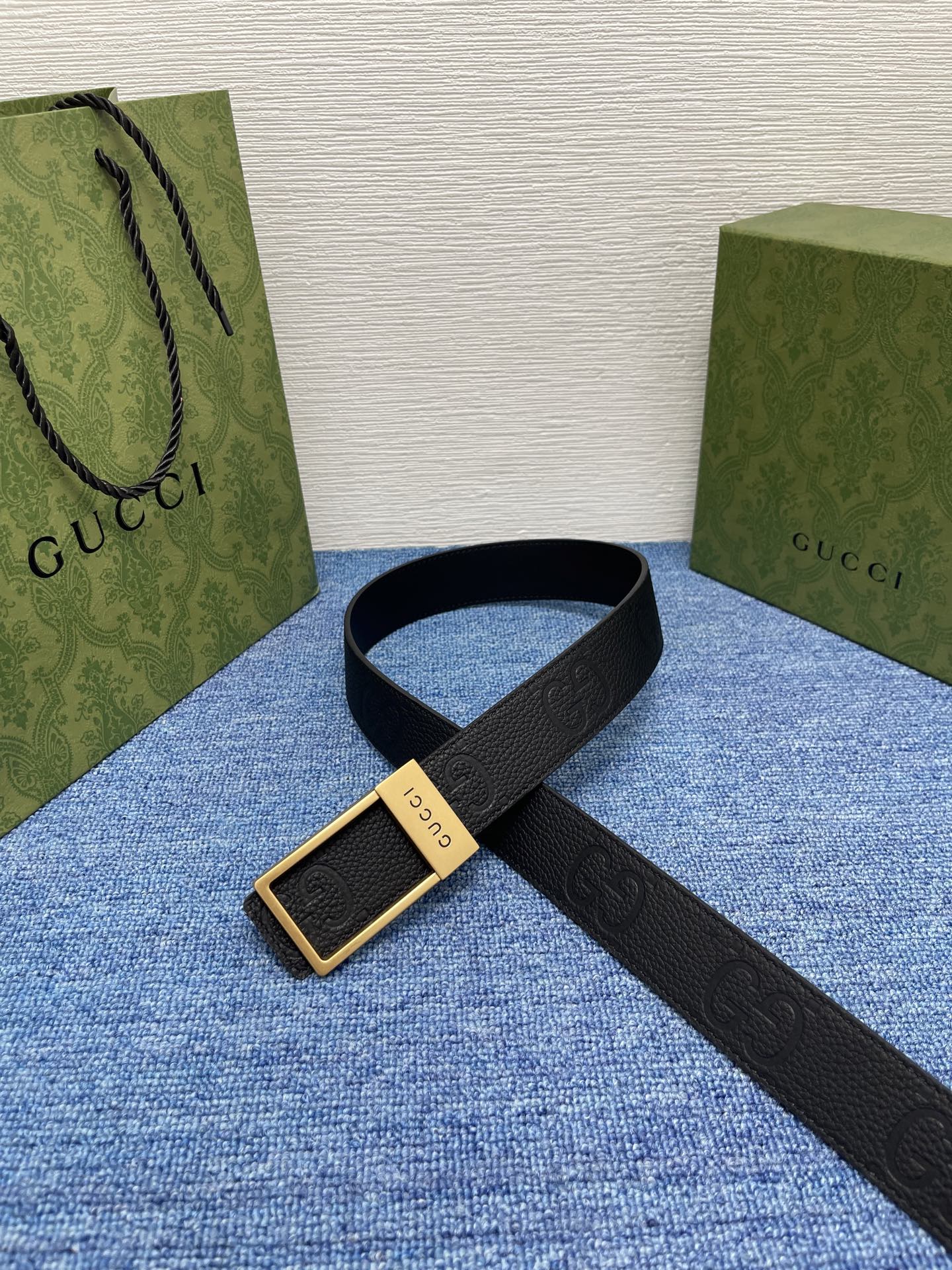 🔴 【品牌】古驰 Gucci  
🔴 【描述】采用高级Gucci Signature真皮精制而成，触感厚