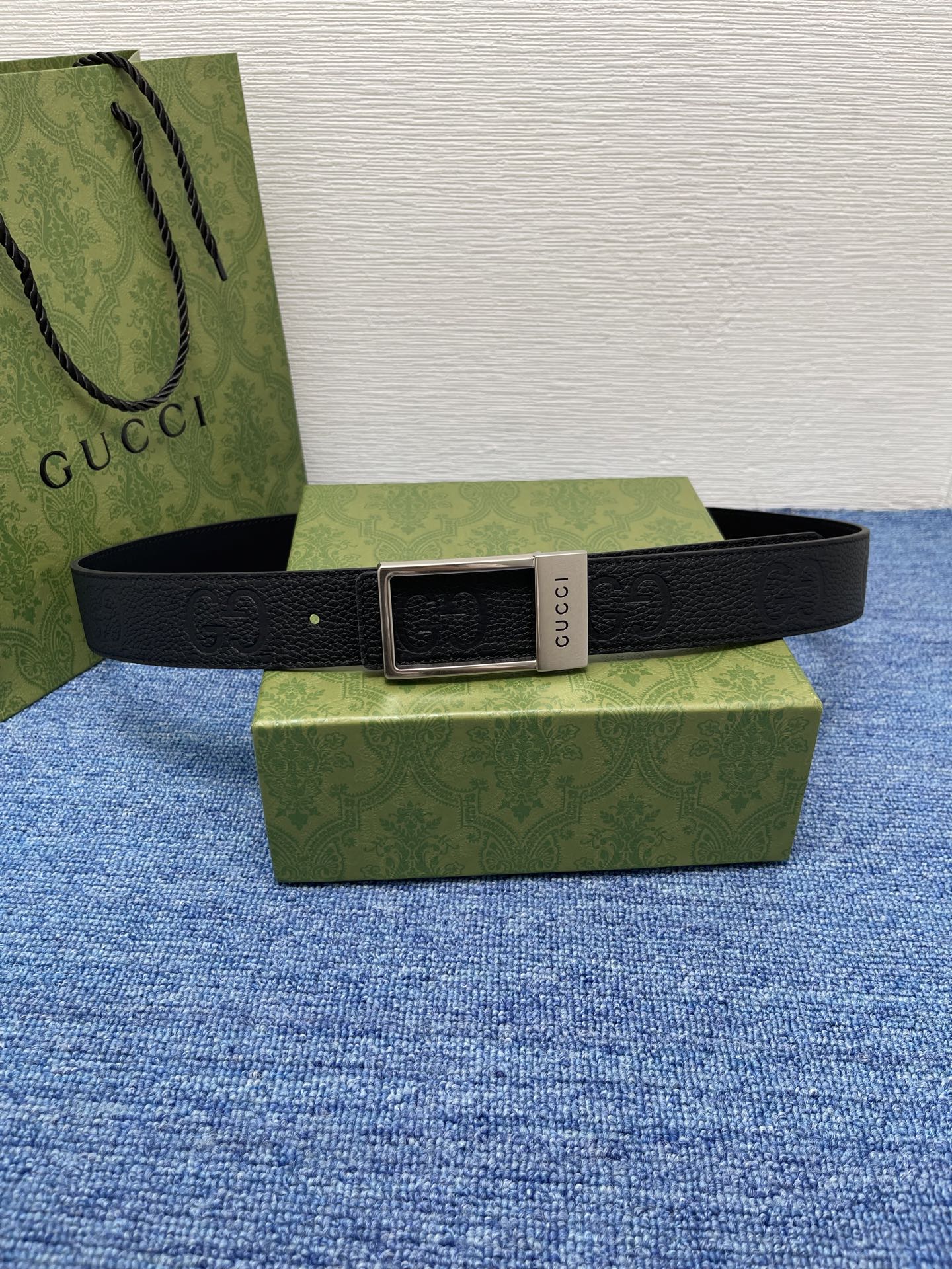 🔴 【品牌】古驰 Gucci  
🔴 【描述】采用高级Gucci Signature真皮精制而成，触感厚