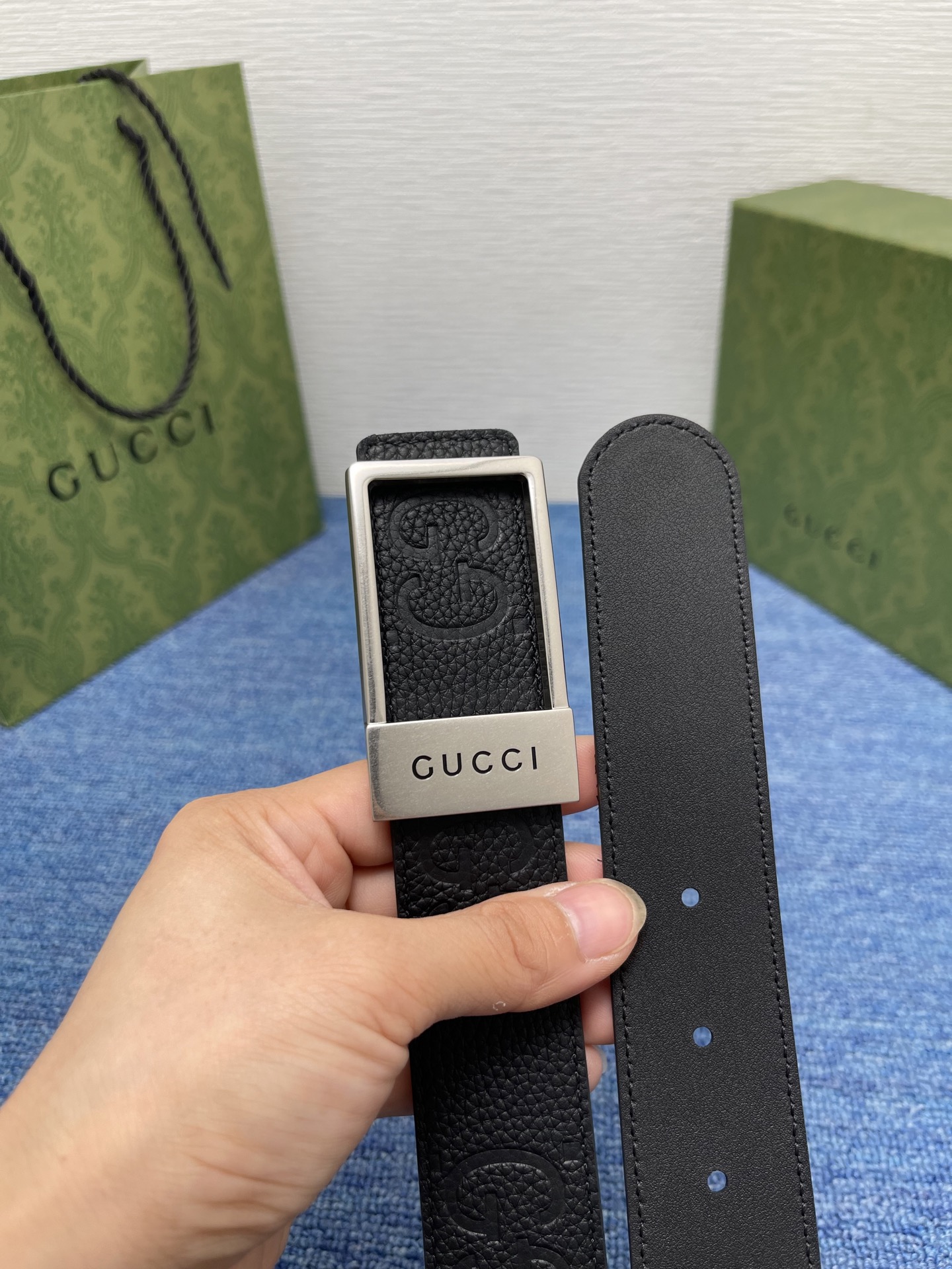 🔴 【品牌】古驰 Gucci  
🔴 【描述】采用高级Gucci Signature真皮精制而成，触感厚