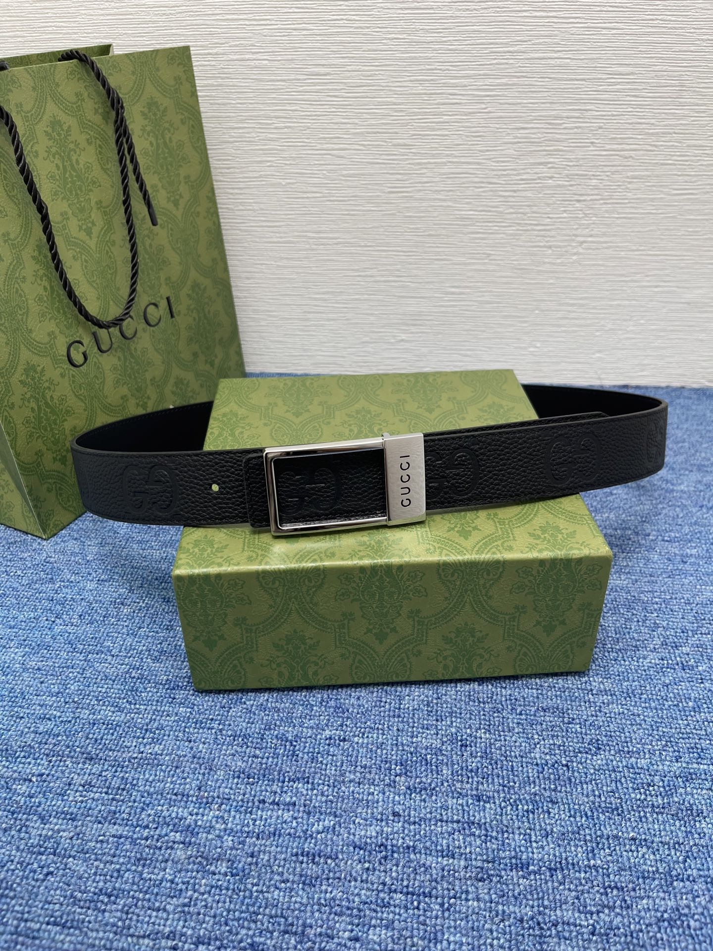 🔴 【品牌】古驰 Gucci  
🔴 【描述】采用高级Gucci Signature真皮精制而成，触感厚