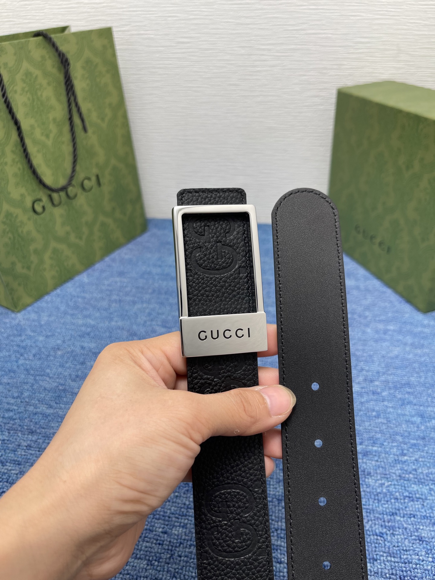 🔴 【品牌】古驰 Gucci  
🔴 【描述】采用高级Gucci Signature真皮精制而成，触感厚