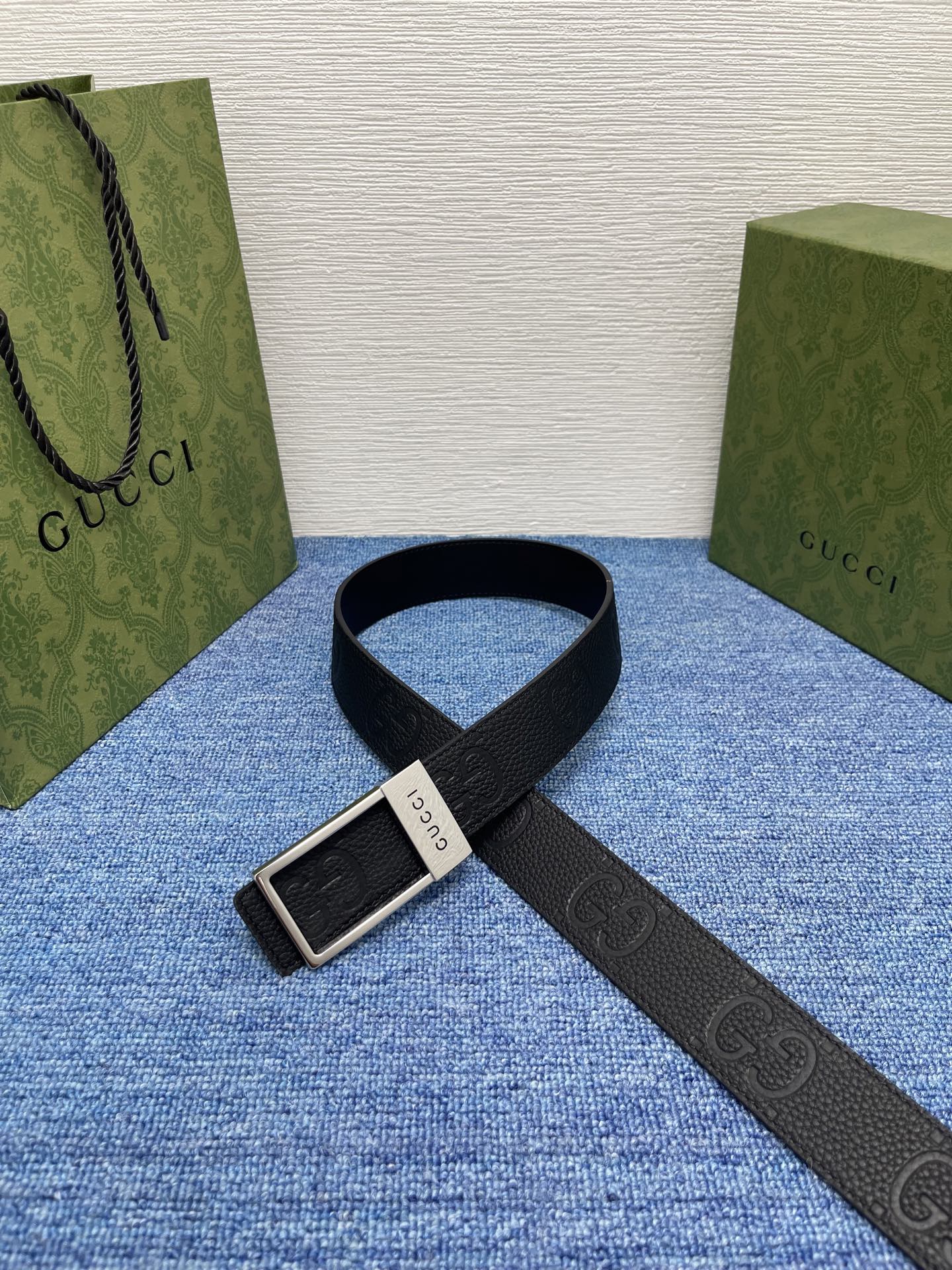 🔴 【品牌】古驰 Gucci  
🔴 【描述】采用高级Gucci Signature真皮精制而成，触感厚