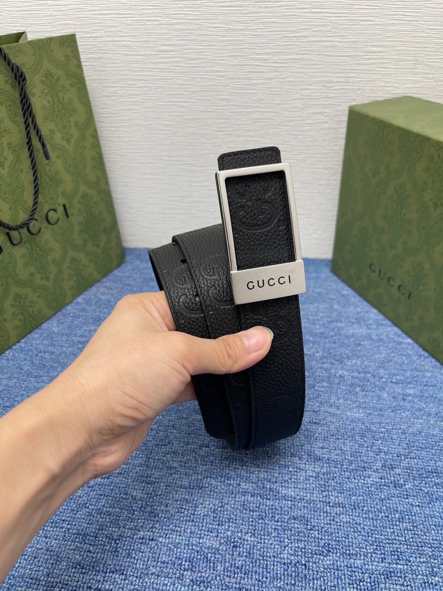 🔴 【品牌】古驰 Gucci  
🔴 【描述】采用高级Gucci Signature真皮精制而成，触感厚