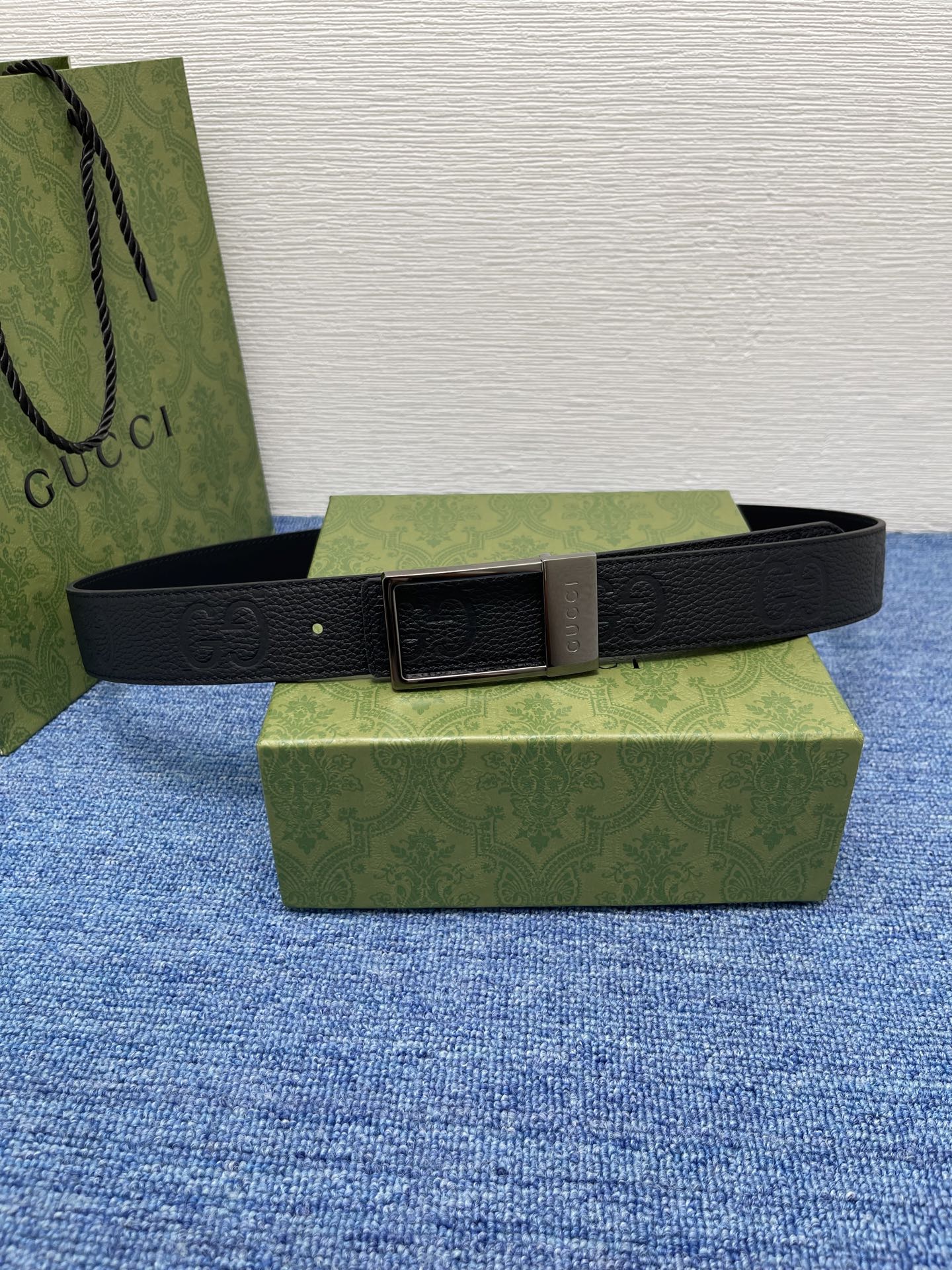 🔴 【品牌】古驰 Gucci  
🔴 【描述】采用高级Gucci Signature真皮精制而成，触感厚