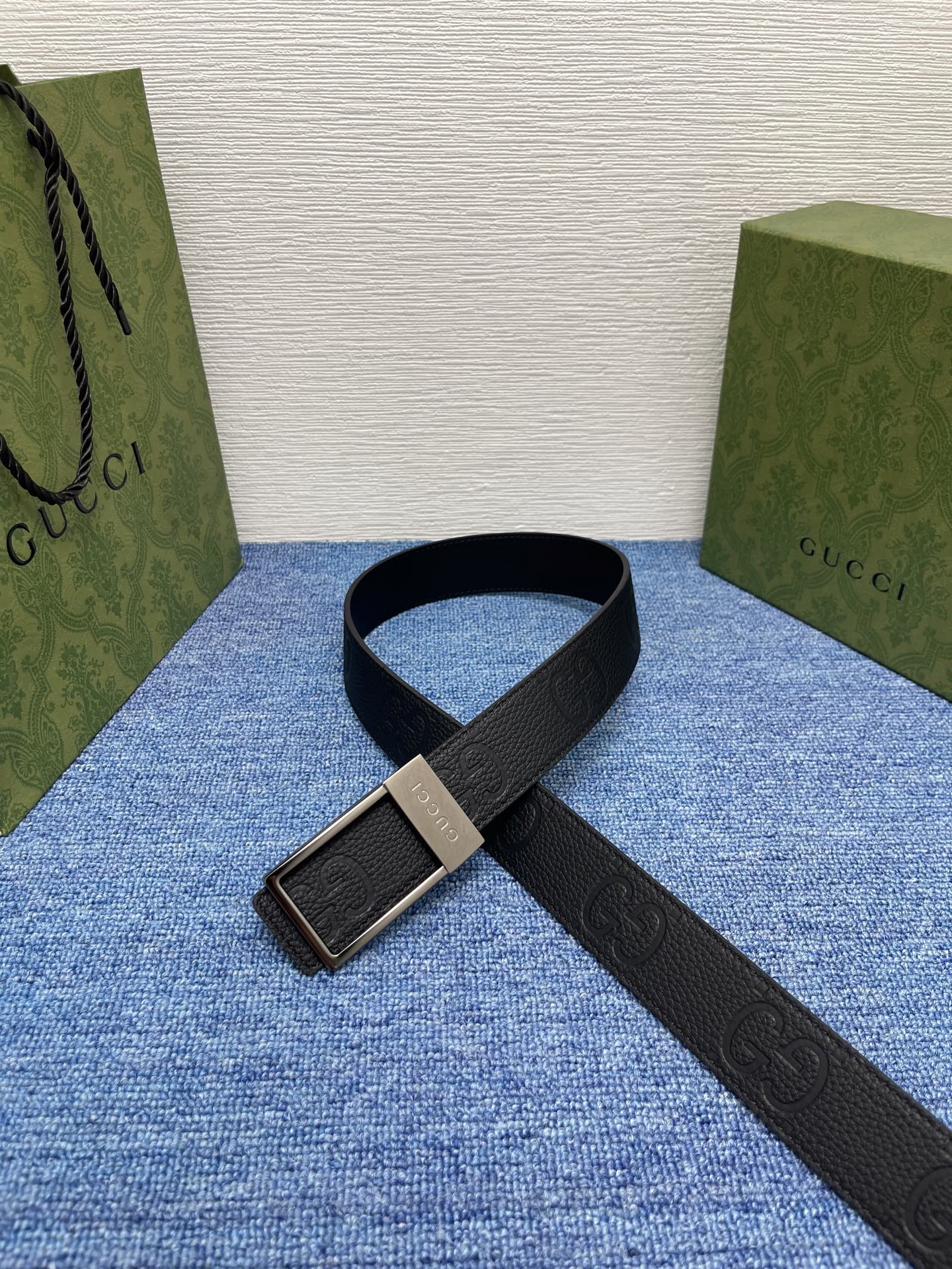 🔴 【品牌】古驰 Gucci  
🔴 【描述】采用高级Gucci Signature真皮精制而成，触感厚