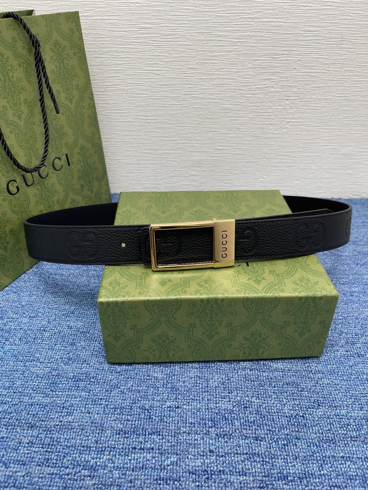 🔴 【品牌】古驰 Gucci  
🔴 【描述】采用高级Gucci Signature真皮精制而成，触感厚