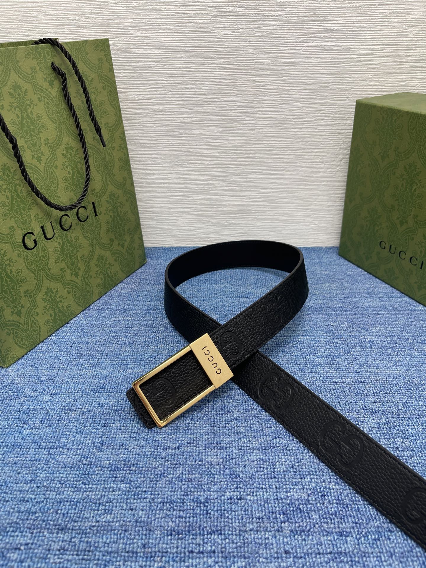 🔴 【品牌】古驰 Gucci  
🔴 【描述】采用高级Gucci Signature真皮精制而成，触感厚