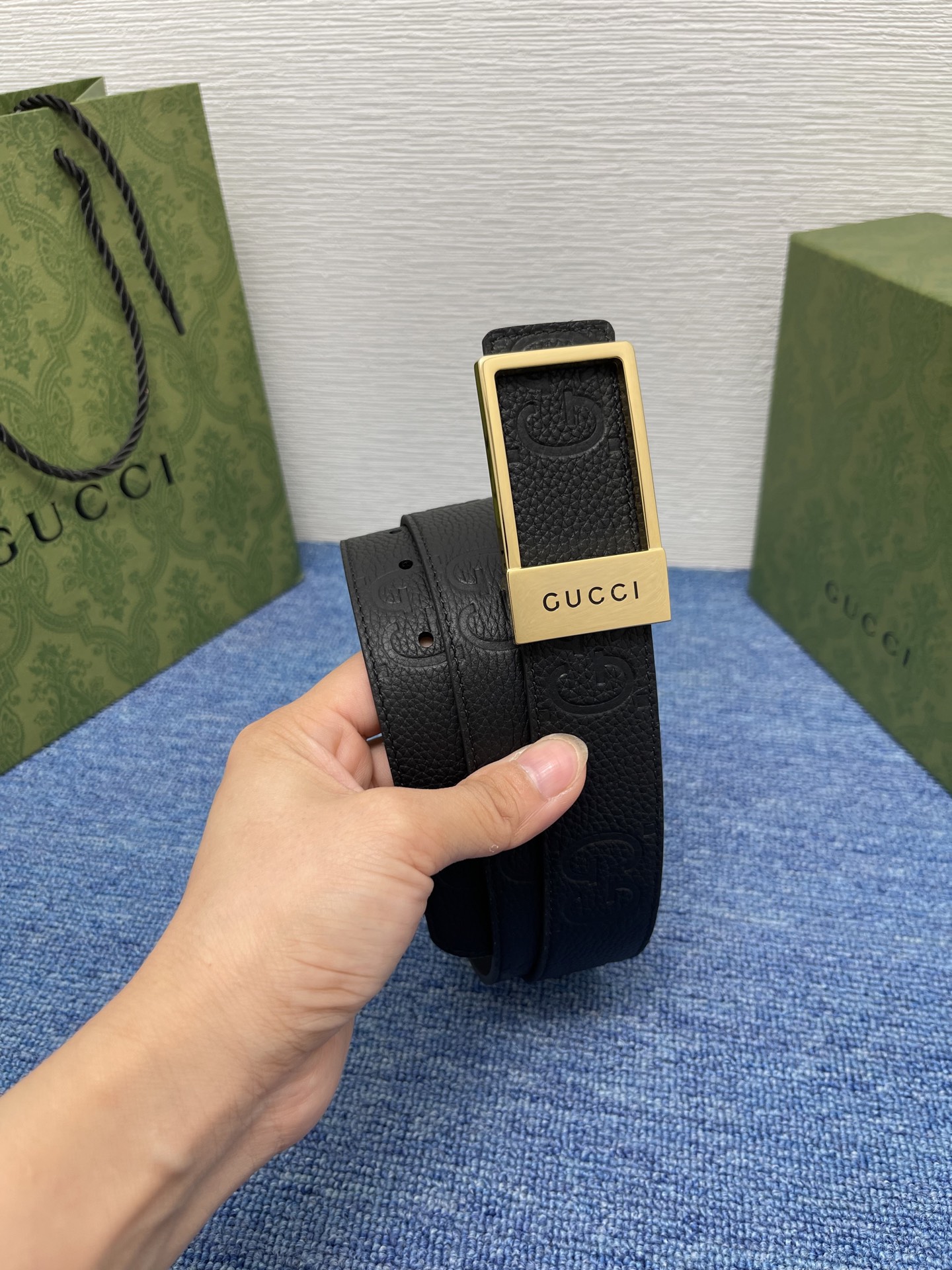 🔴 【品牌】古驰 Gucci  
🔴 【描述】采用高级Gucci Signature真皮精制而成，触感厚