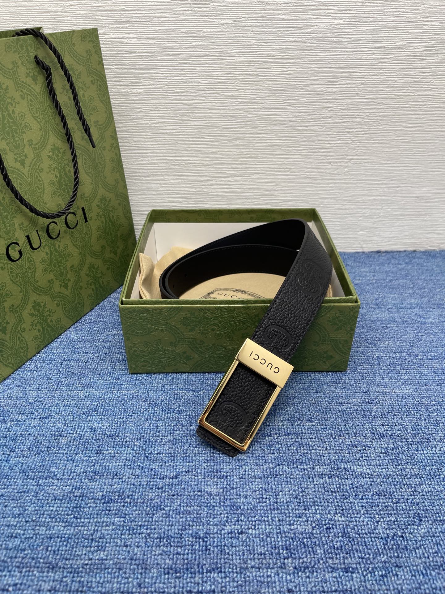🔴 【品牌】古驰 Gucci  
🔴 【描述】采用高级Gucci Signature真皮精制而成，触感厚