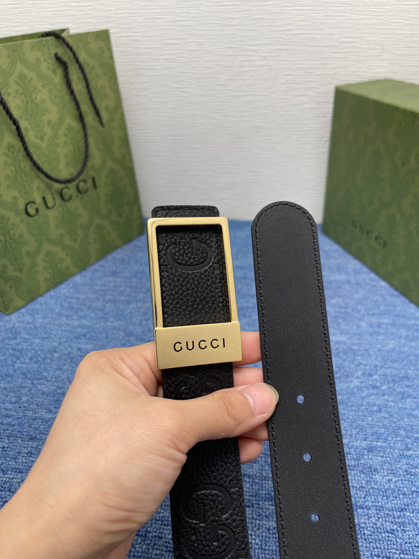 🔴 【品牌】古驰 Gucci  
🔴 【描述】采用高级Gucci Signature真皮精制而成，触感厚