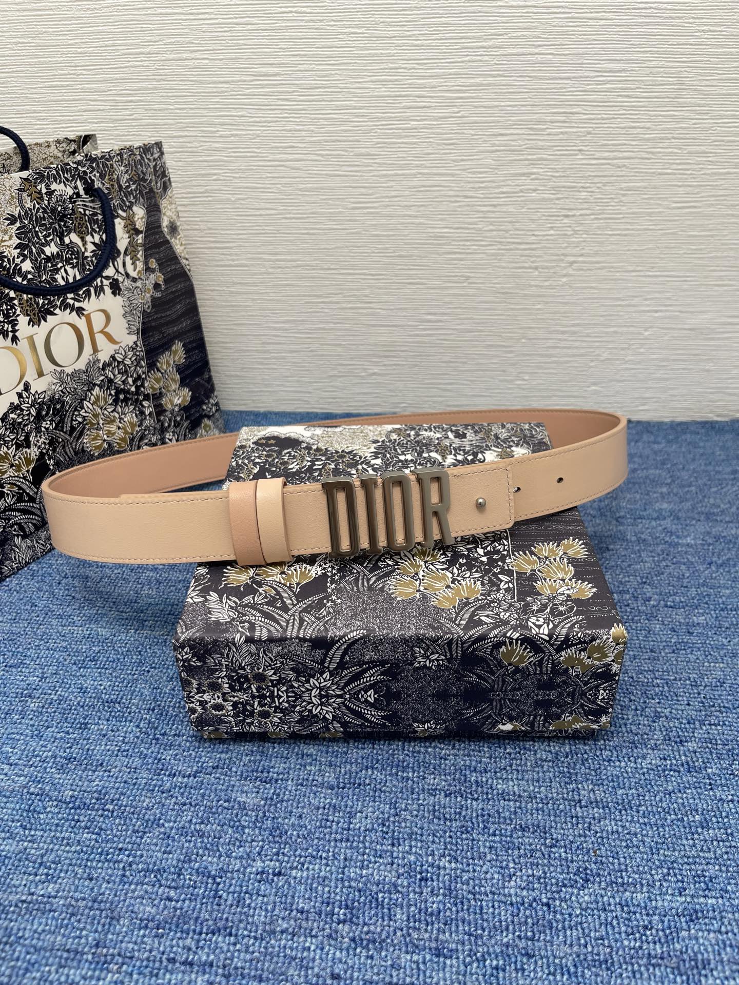 Dior Reversible Belt, 3.0 mm, Grain Leather with CD Icon, Adjustable Length 2 i1753667605079 3088 0 0