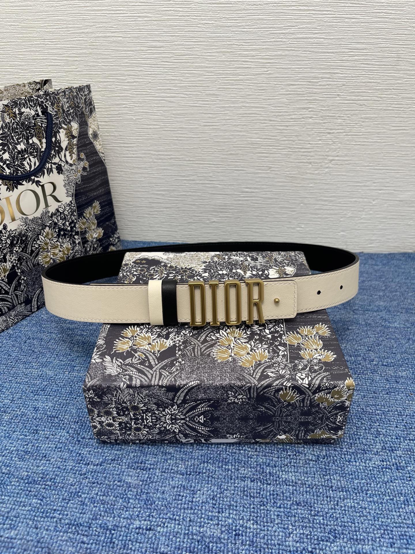 Dior Reversible Belt 3.0 mm - CD Icon Buckle, Gray Grained Leather 2 i1753667660937 8142 0 0