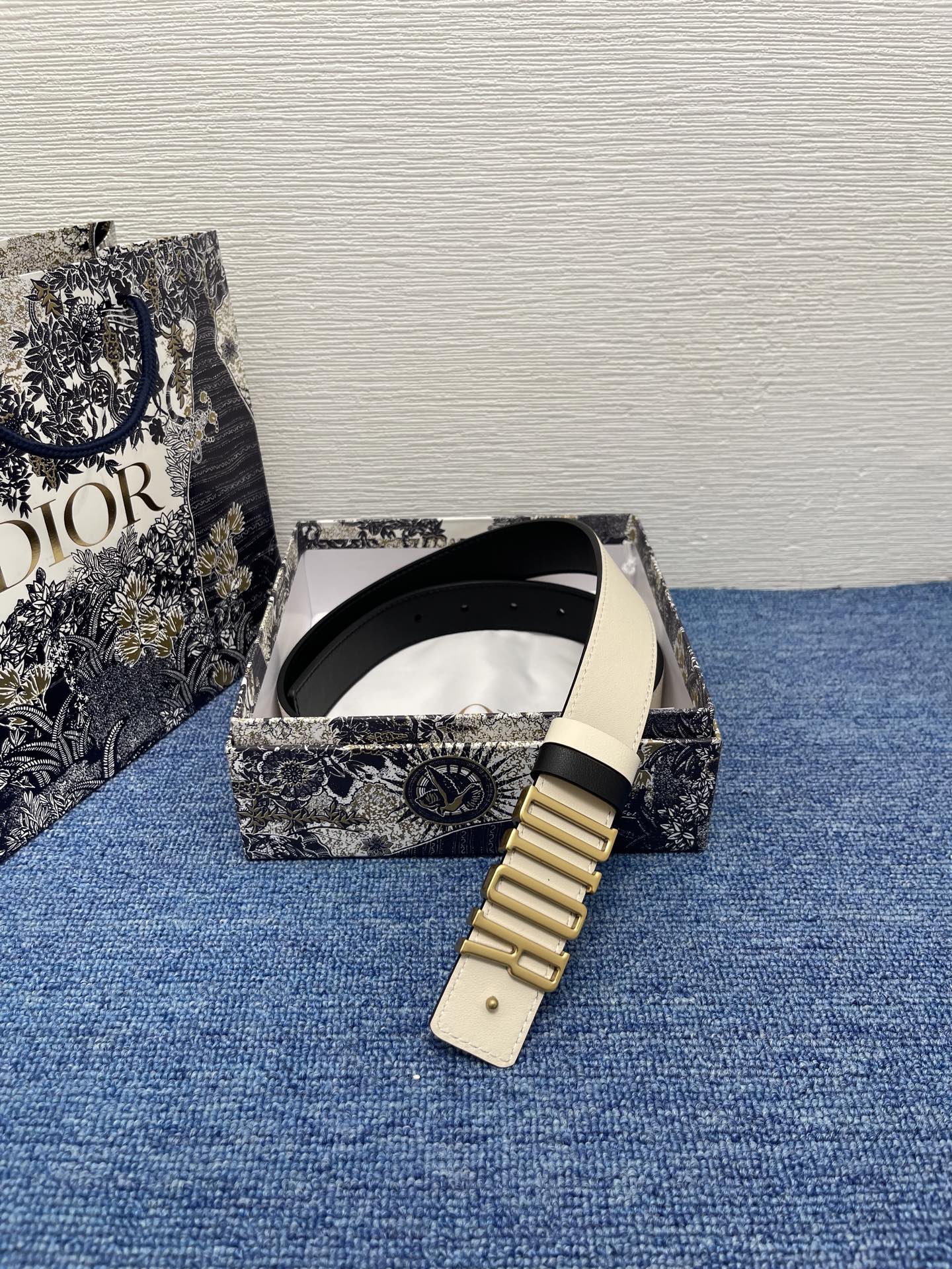 Dior Reversible Belt 3.0 mm - CD Icon Buckle, Gray Grained Leather 3 i1753667660951 5148 0 1