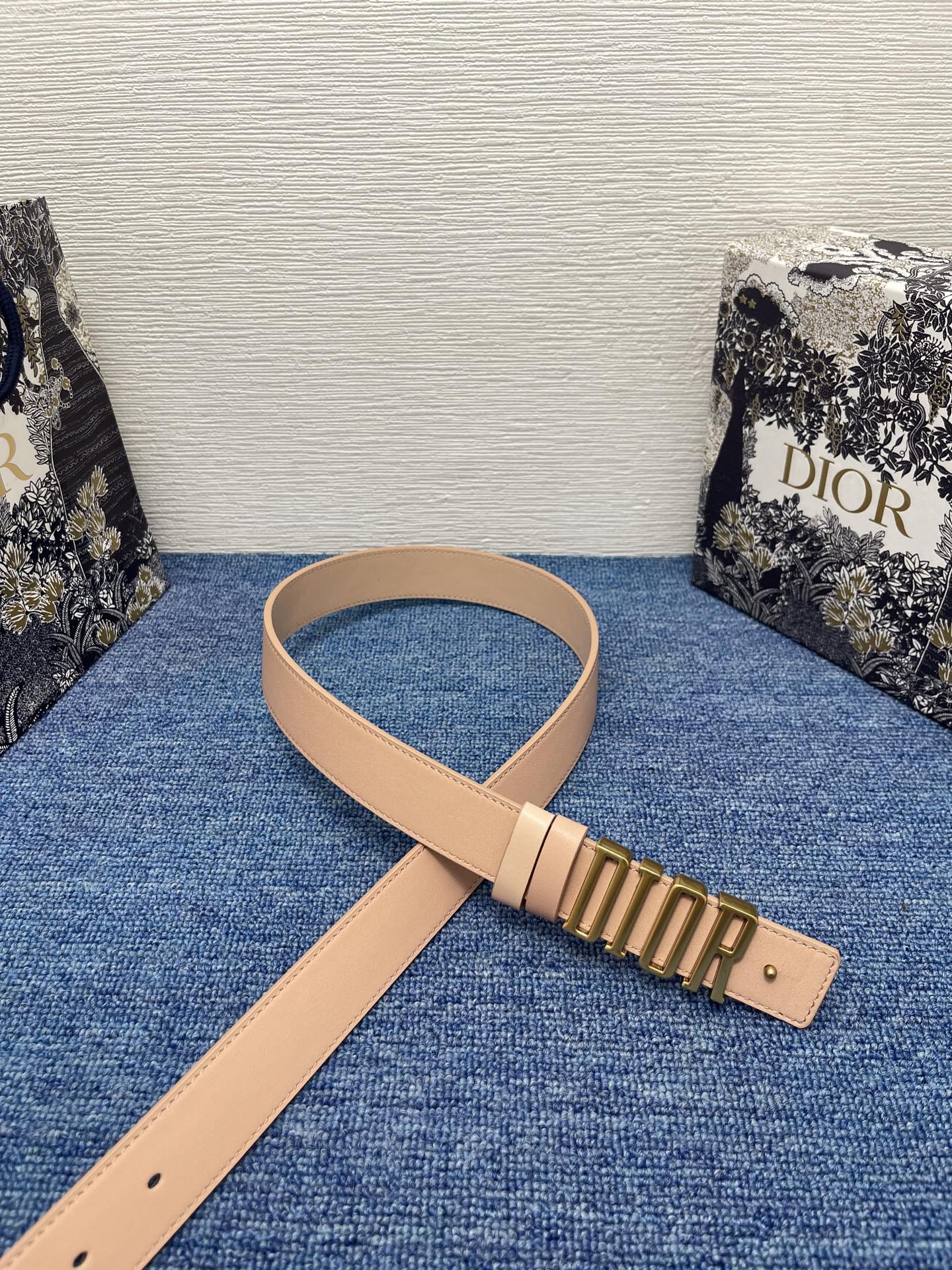 Dior Reversible Belt, 3.0 mm, Gray Grained Calfskin & CD Icon Embossed Leather 7 i1753667687329 7297 0 5