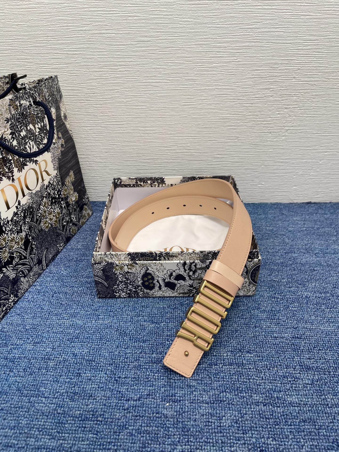 Dior Reversible Belt, 3.0 mm, Gray Grained Calfskin & CD Icon Embossed Leather 5 i1753667687332 4587 0 3