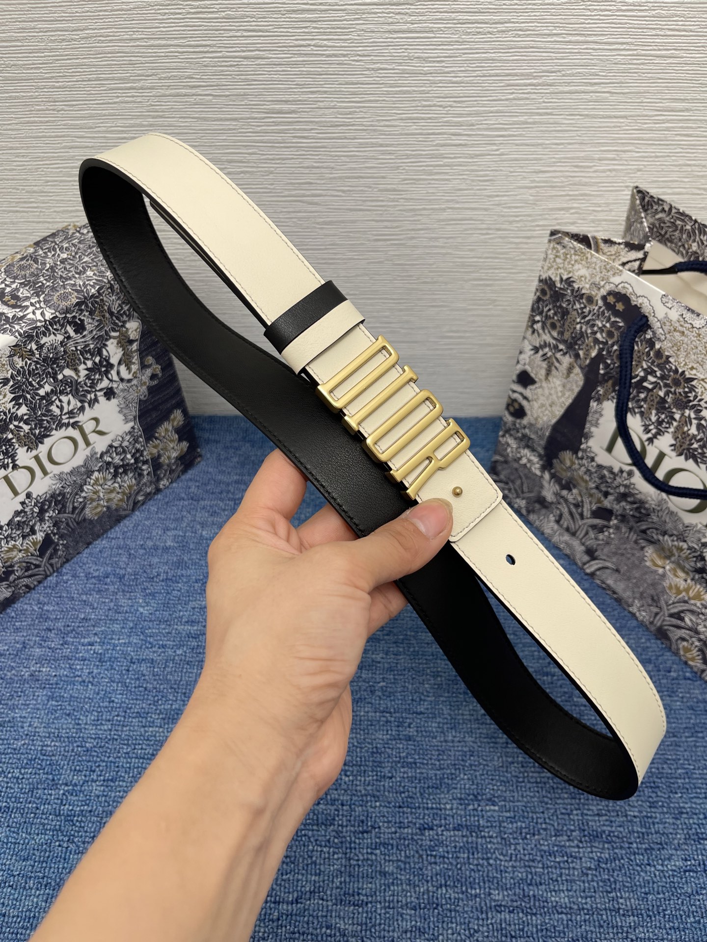 Dior Reversible Belt, 3.0 mm, Dior Gray Grained Calfskin and CD Icon, White/Black 1 i1753946201069 8812 0 0