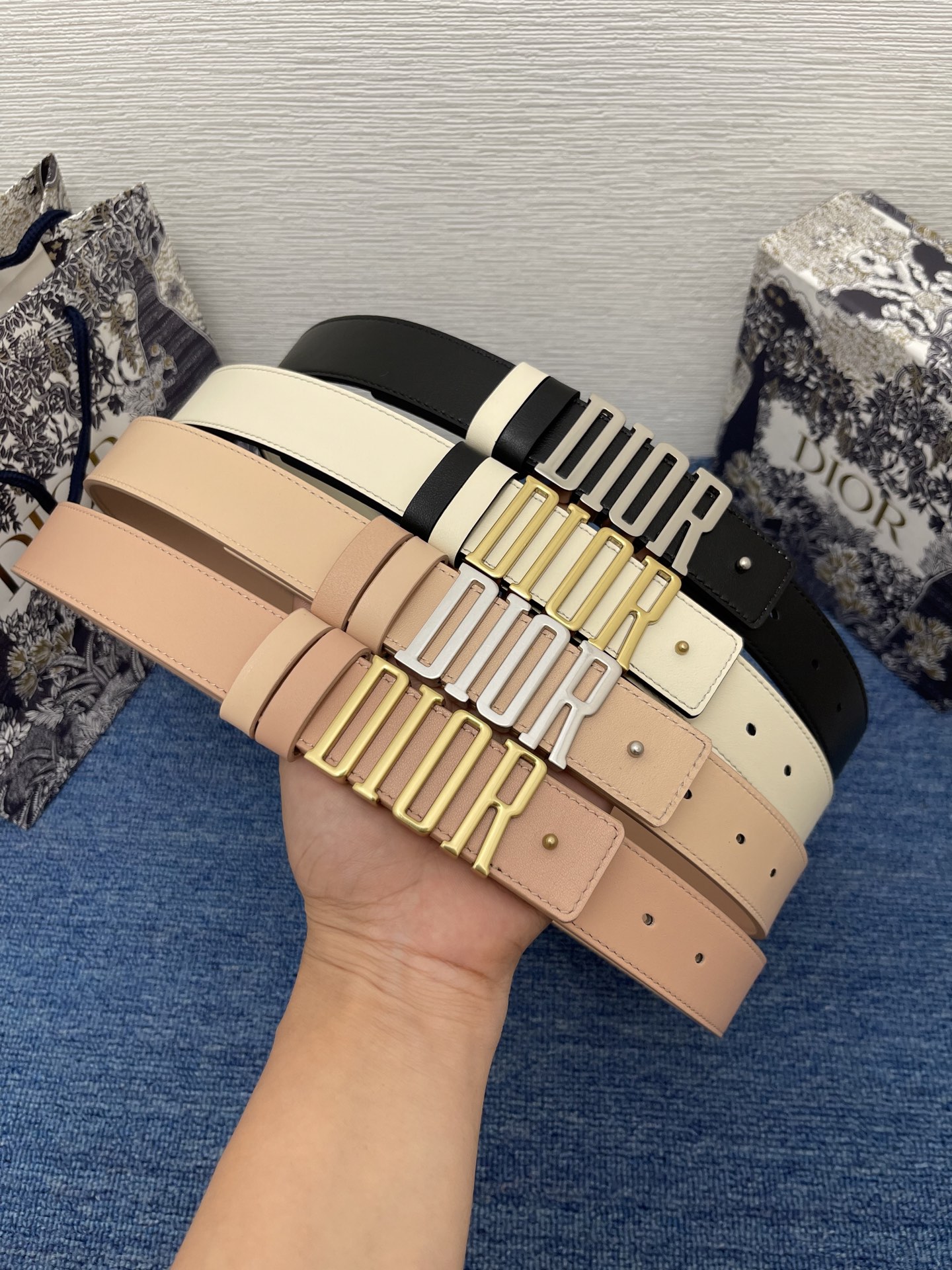 Dior Reversible Belt 3.0 mm - CD Icon Buckle, Adjustable Length, Gray Grained Leather 2 i1753946215554 8222 0 8