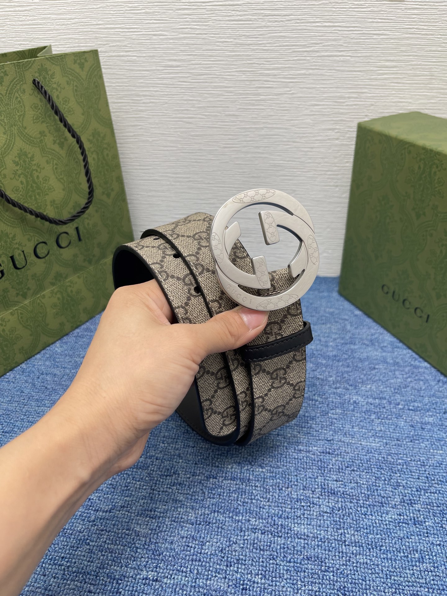🔴 【品牌】古驰 Gucci  
🔴 【描述】采用高级Gucci Signature真皮精制而成，触感厚