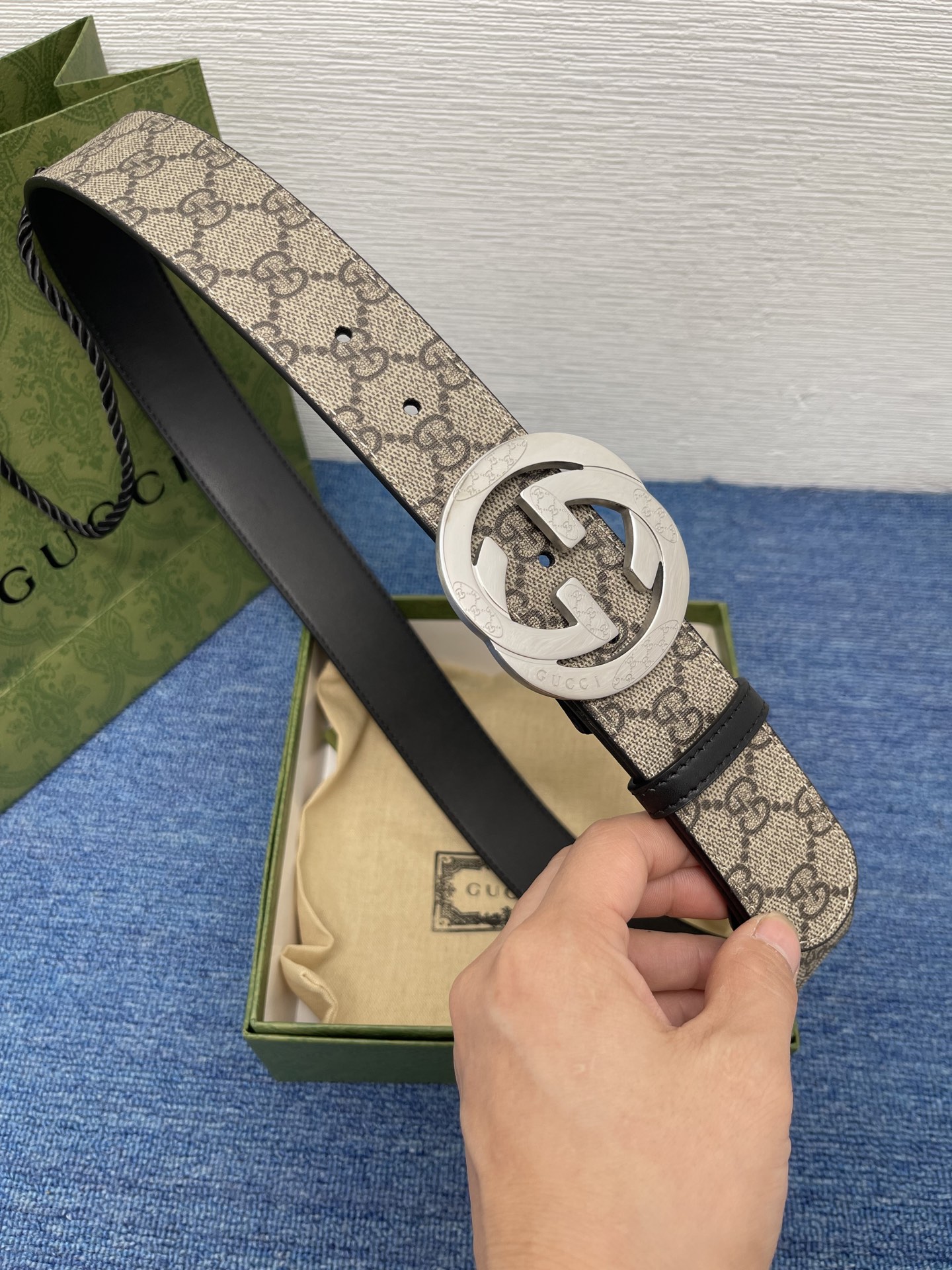 🔴 【品牌】古驰 Gucci  
🔴 【描述】采用高级Gucci Signature真皮精制而成，触感厚