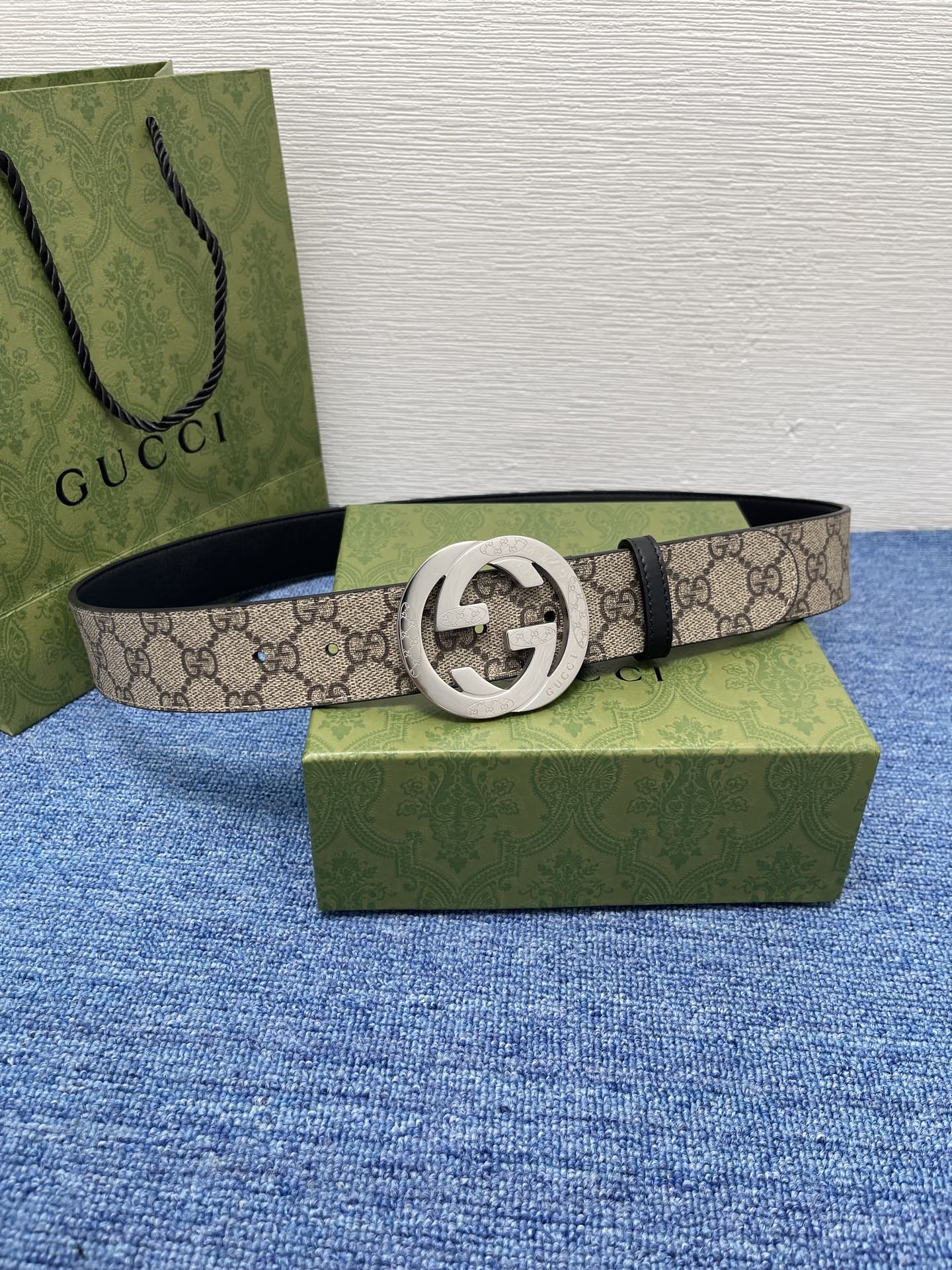 🔴 【品牌】古驰 Gucci  
🔴 【描述】采用高级Gucci Signature真皮精制而成，触感厚